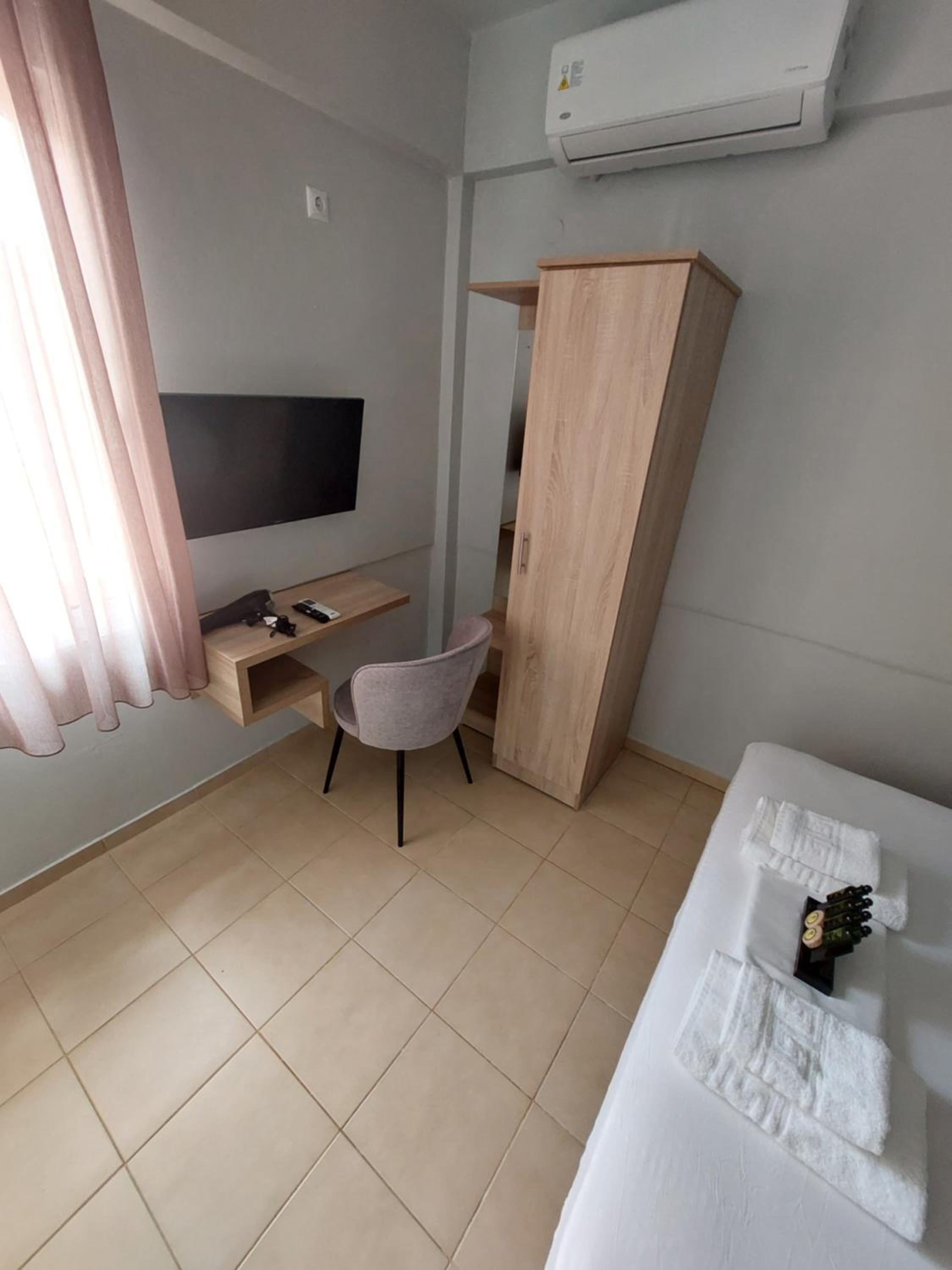 Double Room with Private Bathroom photo 1