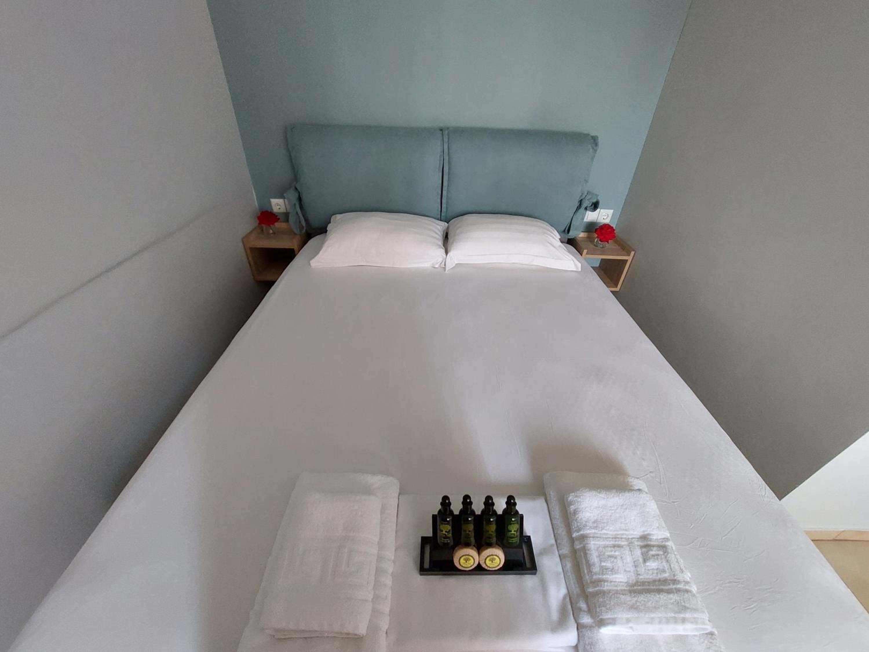 Double Room with Private Bathroom photo 2