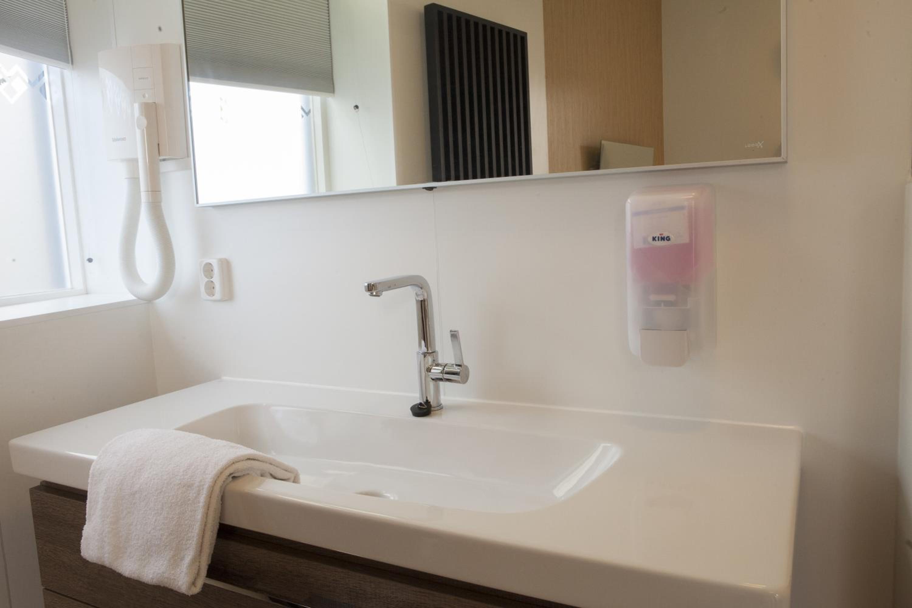 Double Room - Disability Access - Photo 5