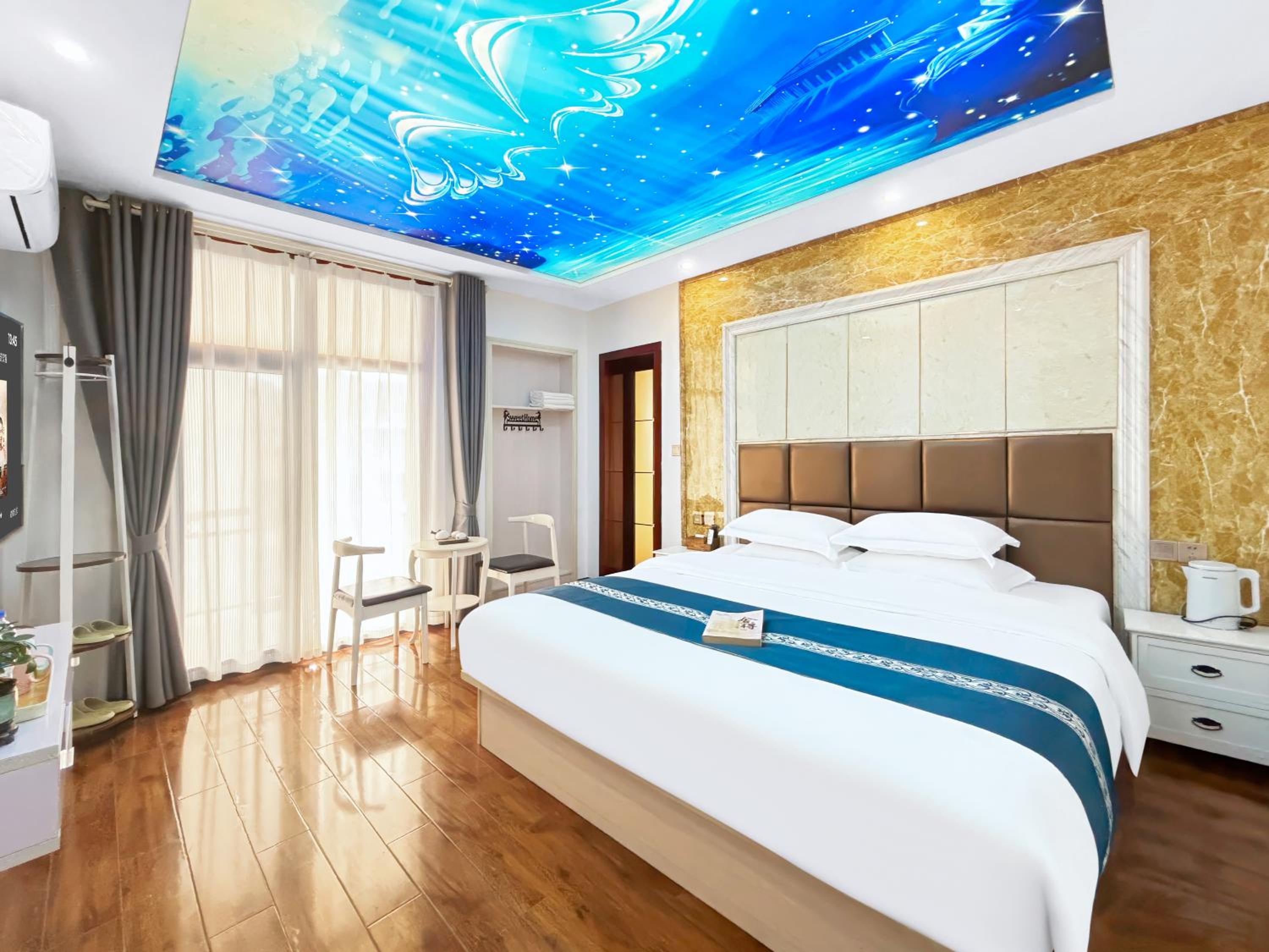 Superior King Room
