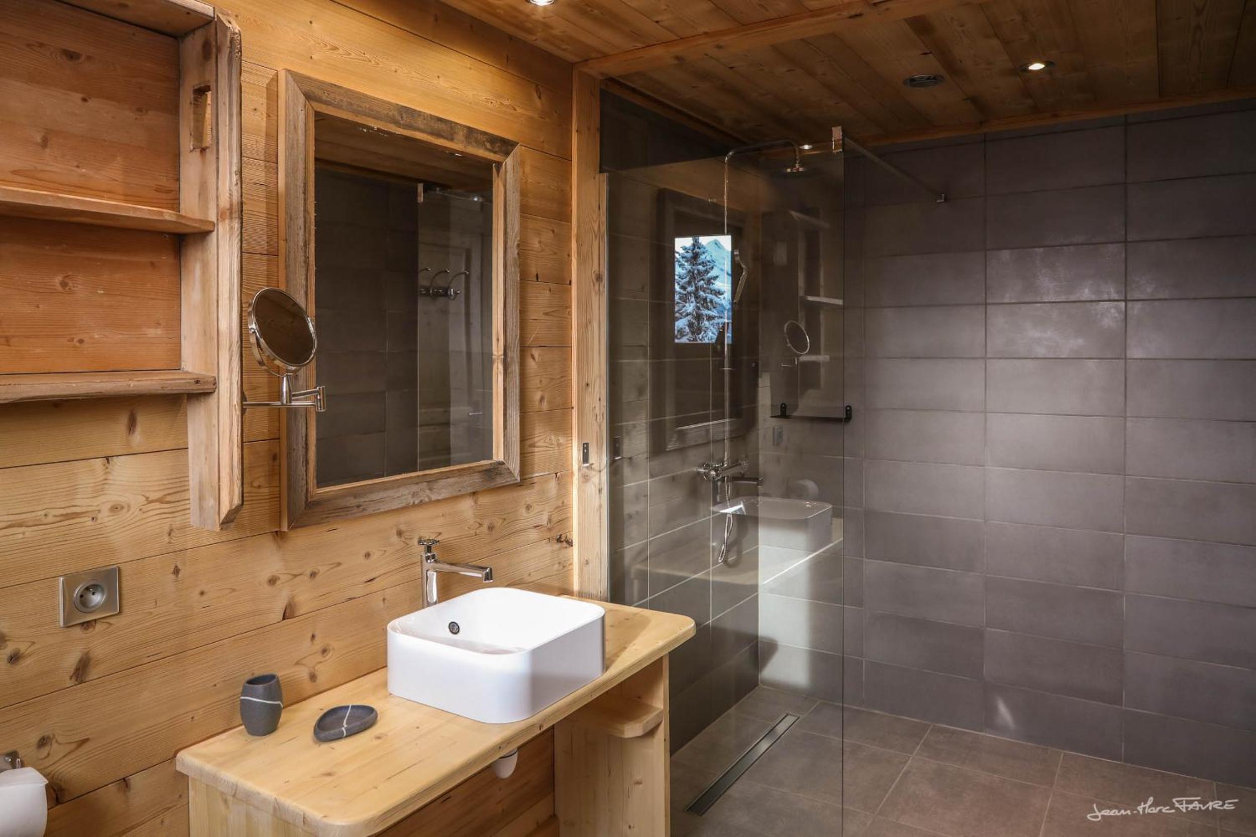 Three-Bedroom Chalet - Photo 8