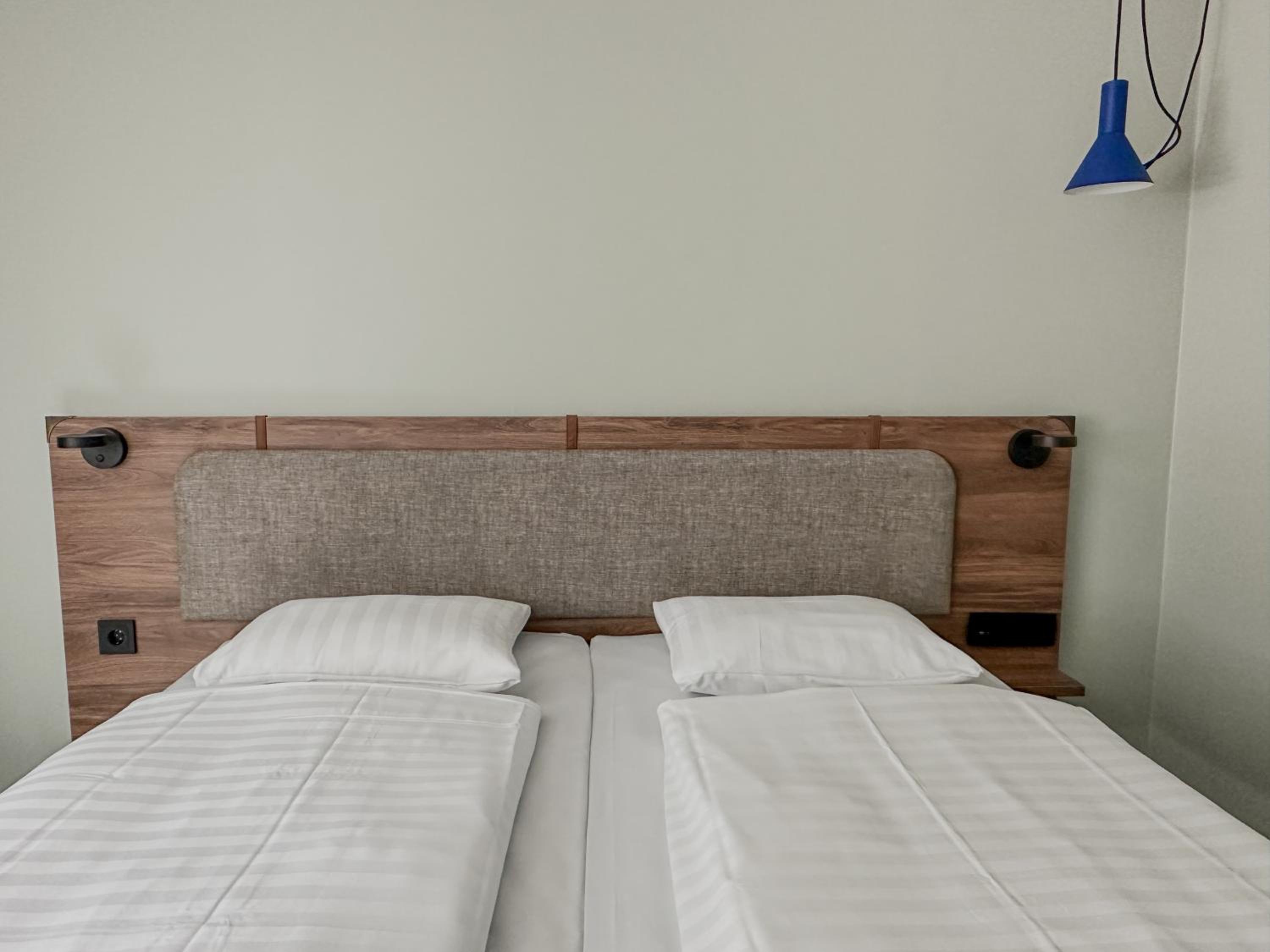 Standard Twin Room - Photo 2