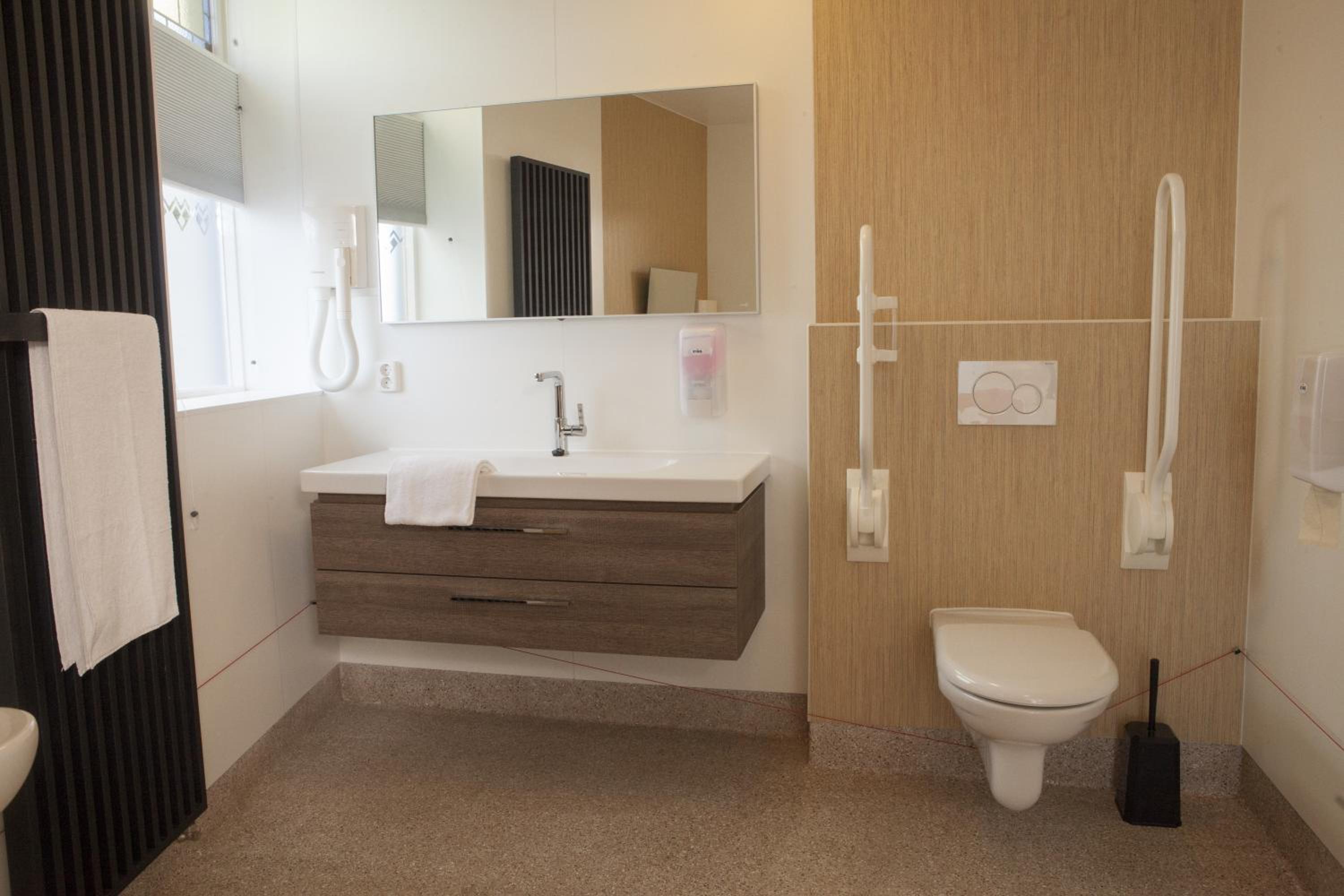 Double Room - Disability Access - Photo 4