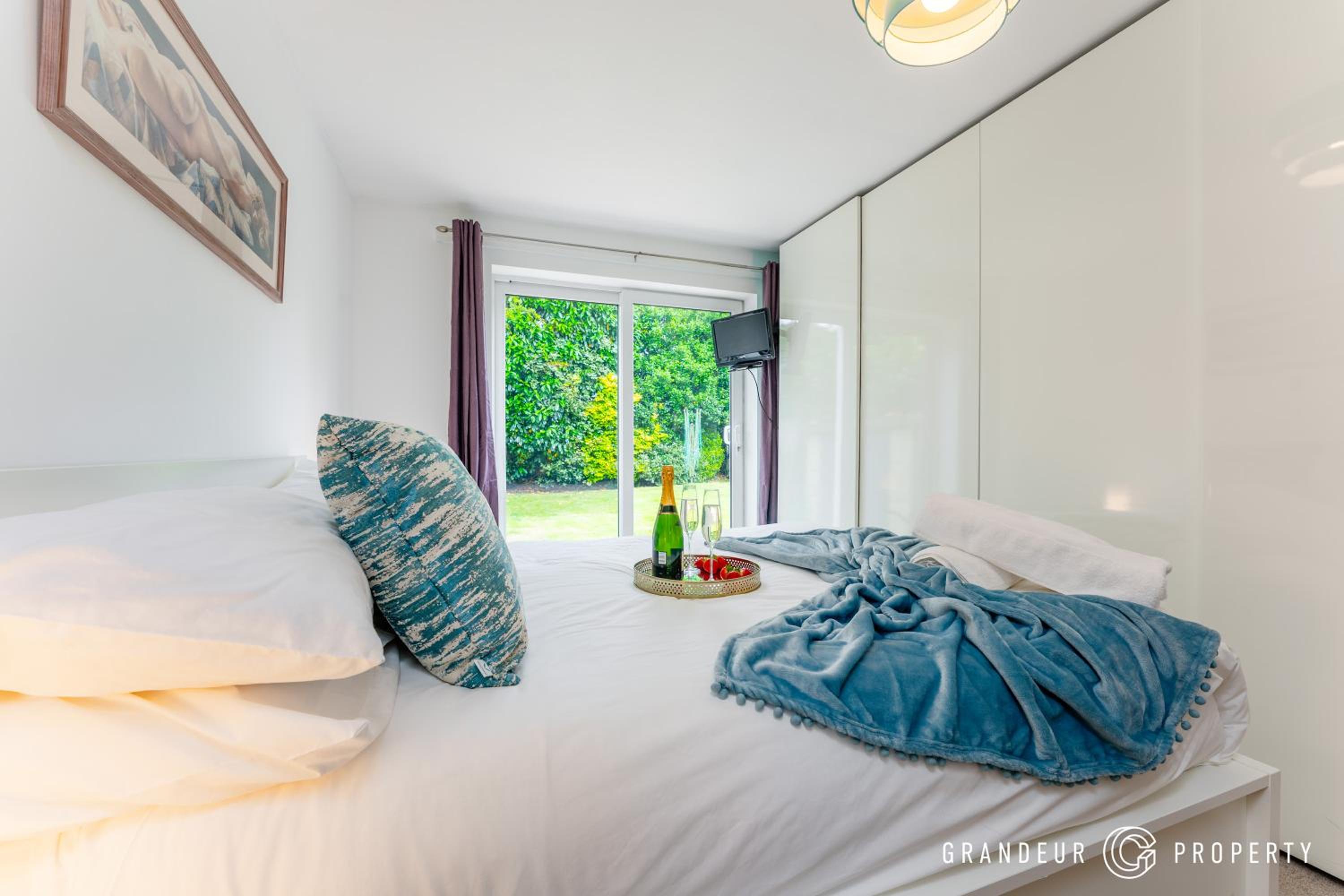 Three-Bedroom House photo 1