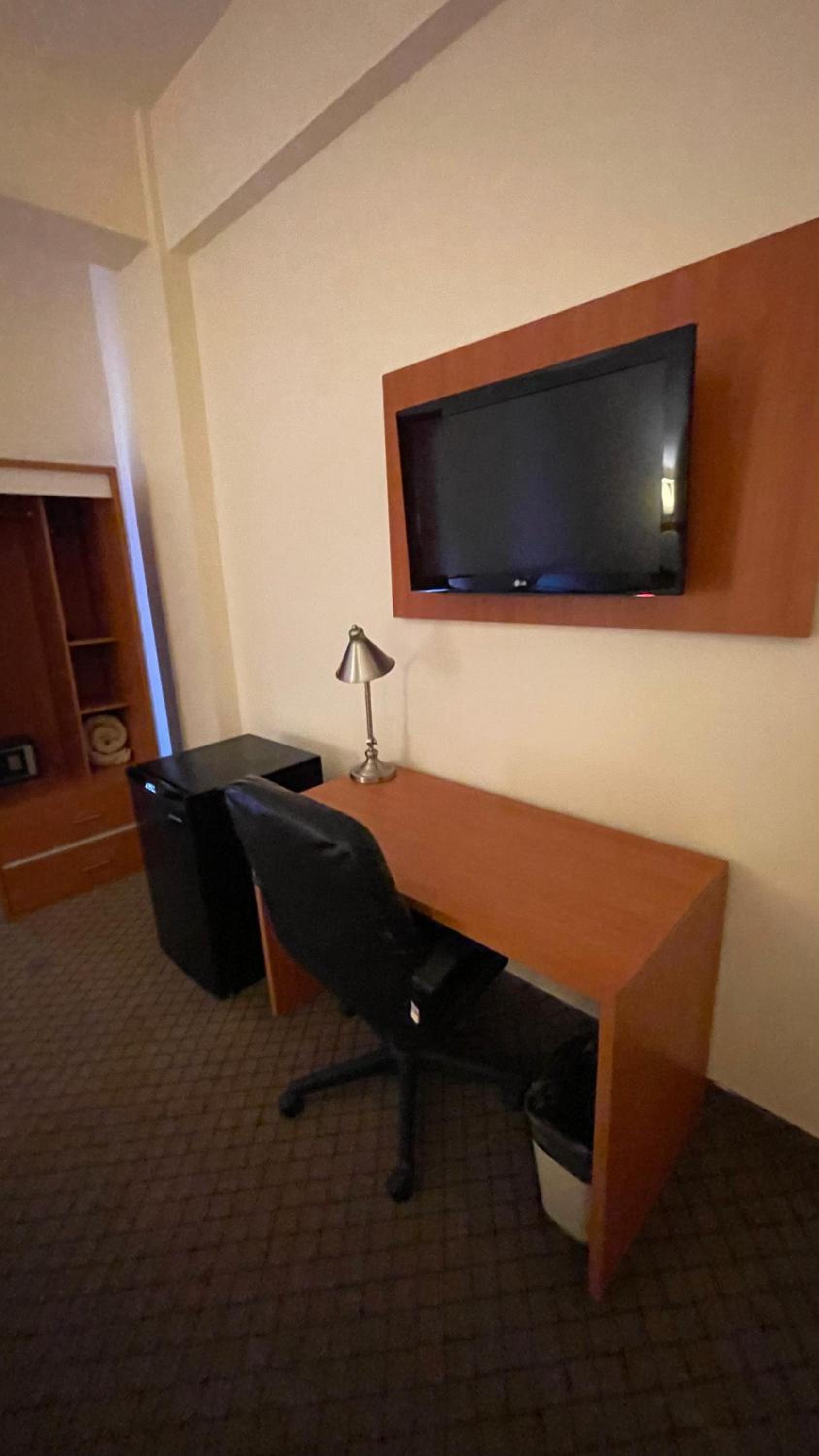 Superior King Room - Photo 3