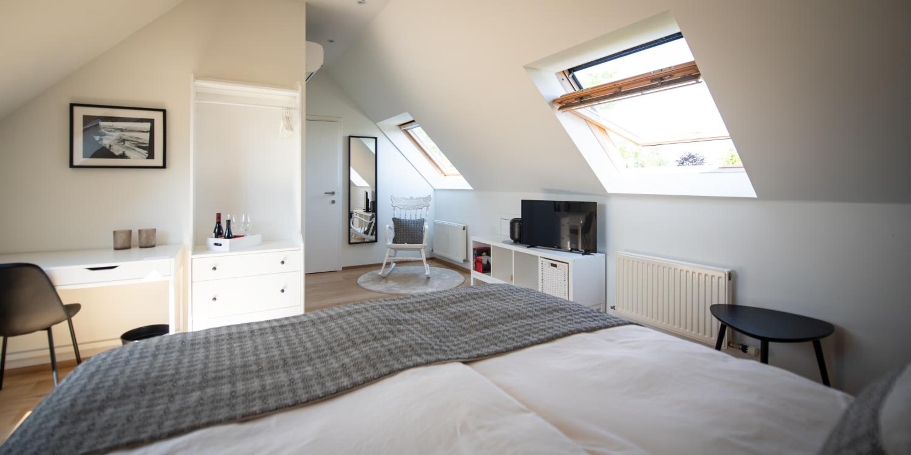 Deluxe King Room photo 2