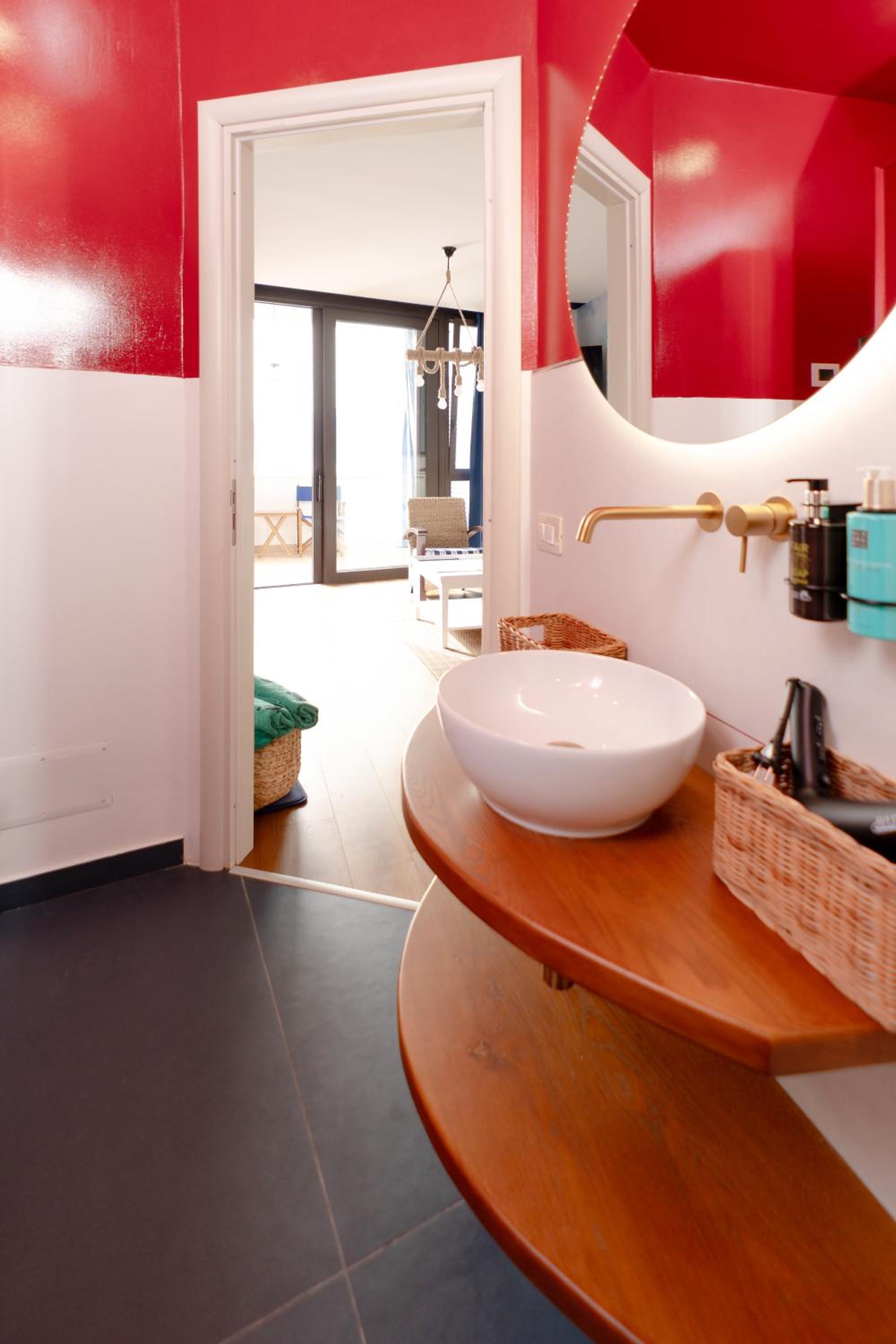 VIP Room with Sea View - Photo 13