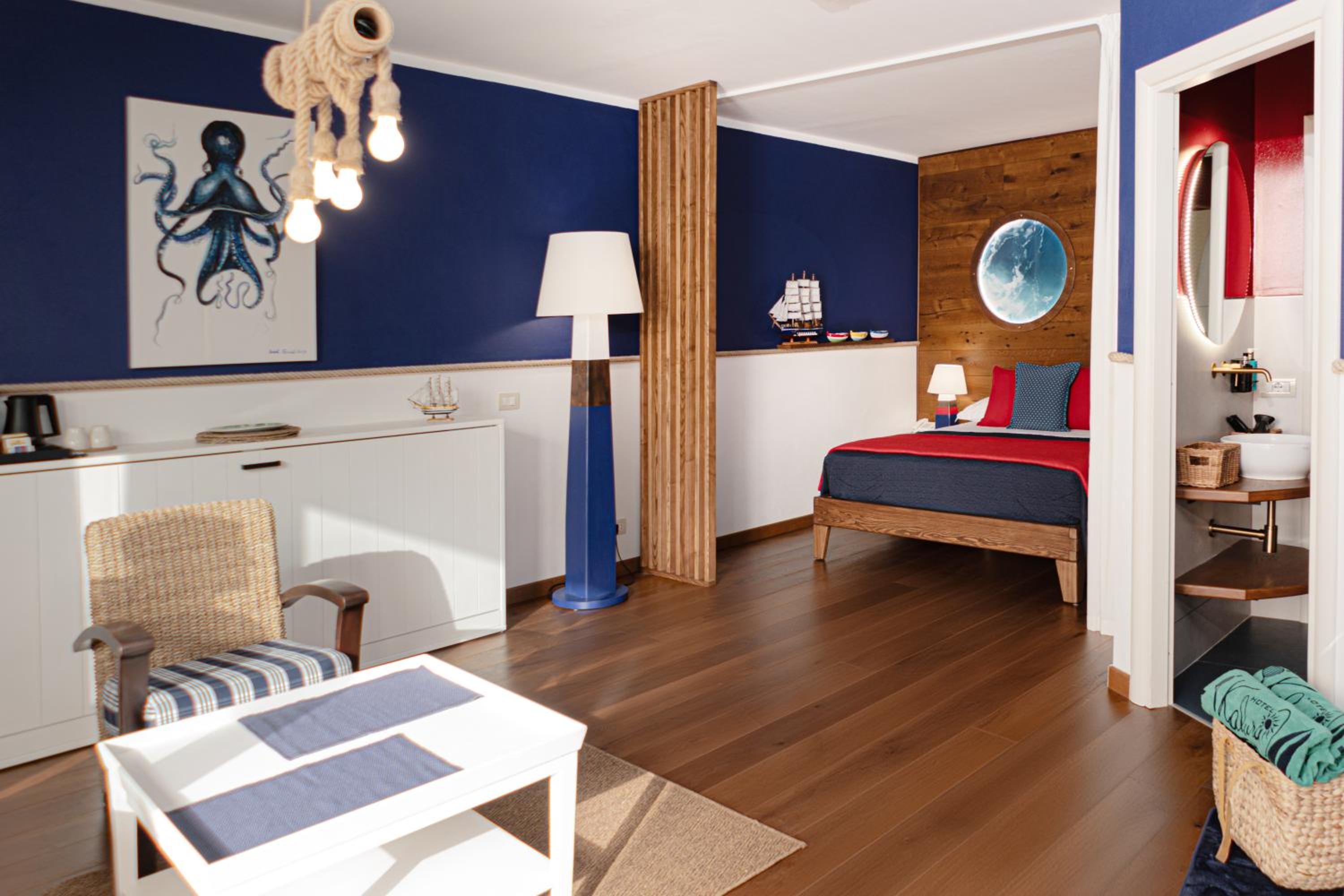 VIP Room with Sea View - Photo 3