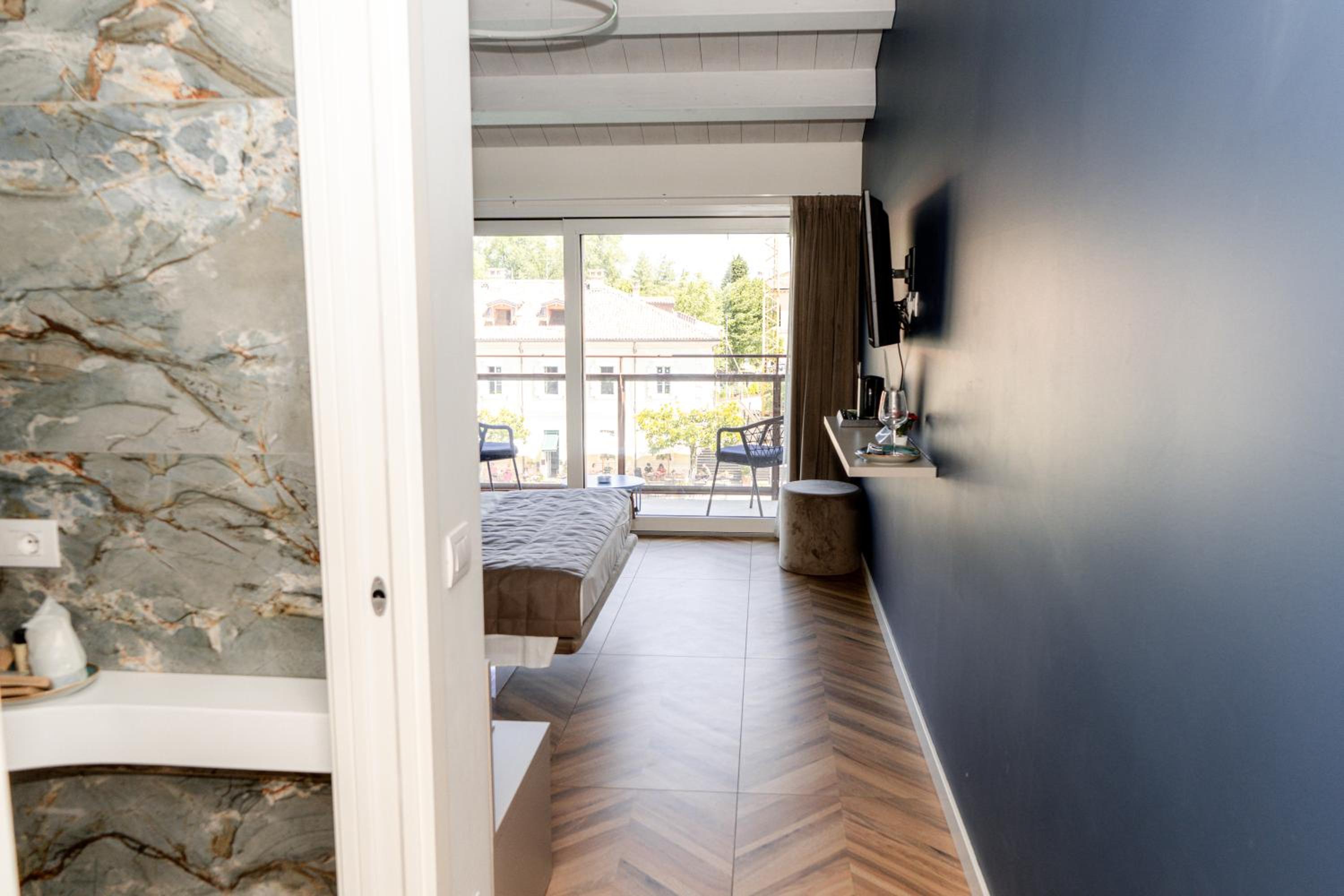 Double Room with Lake View photo 1