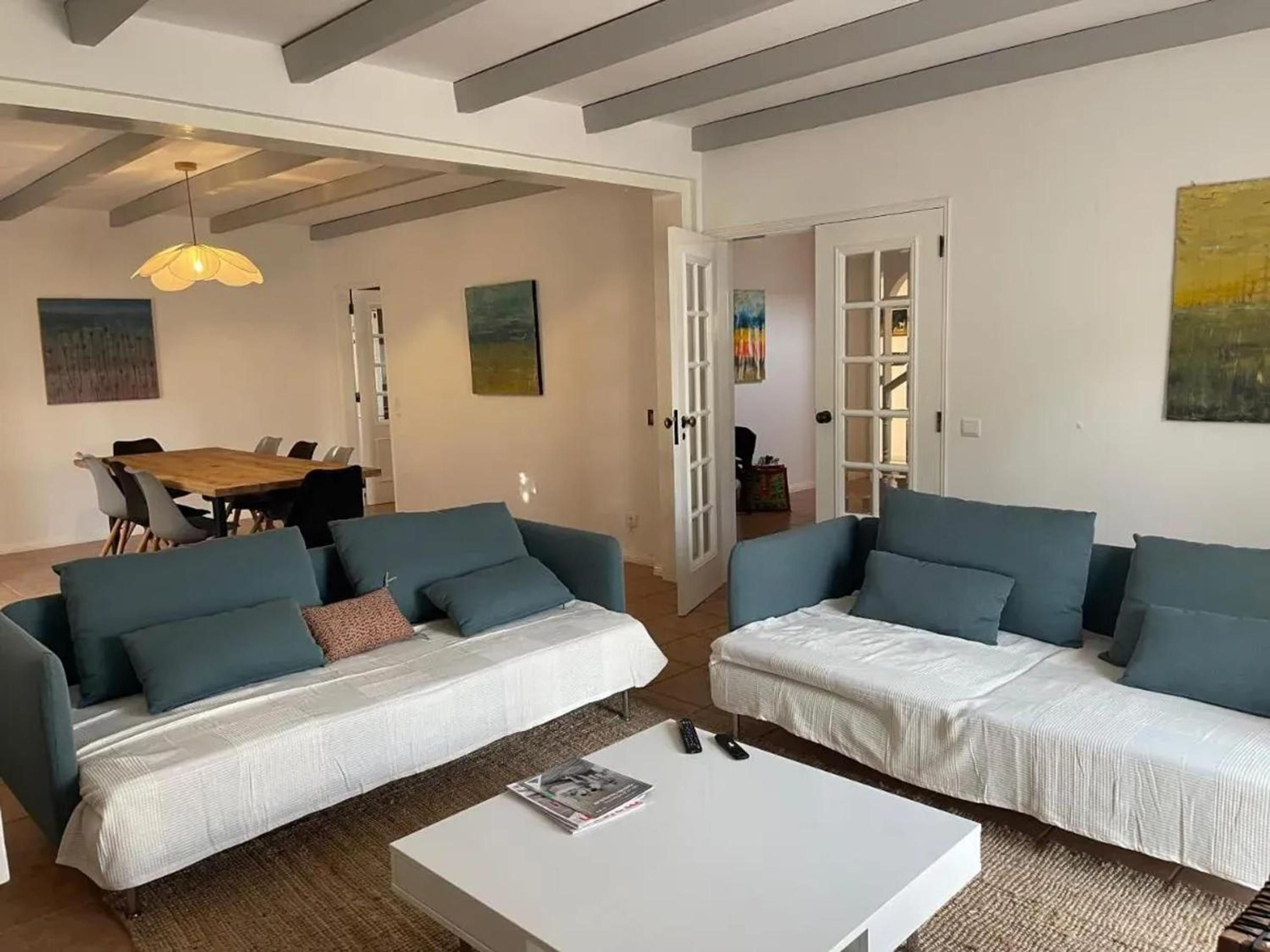 Five-Bedroom Villa photo 1
