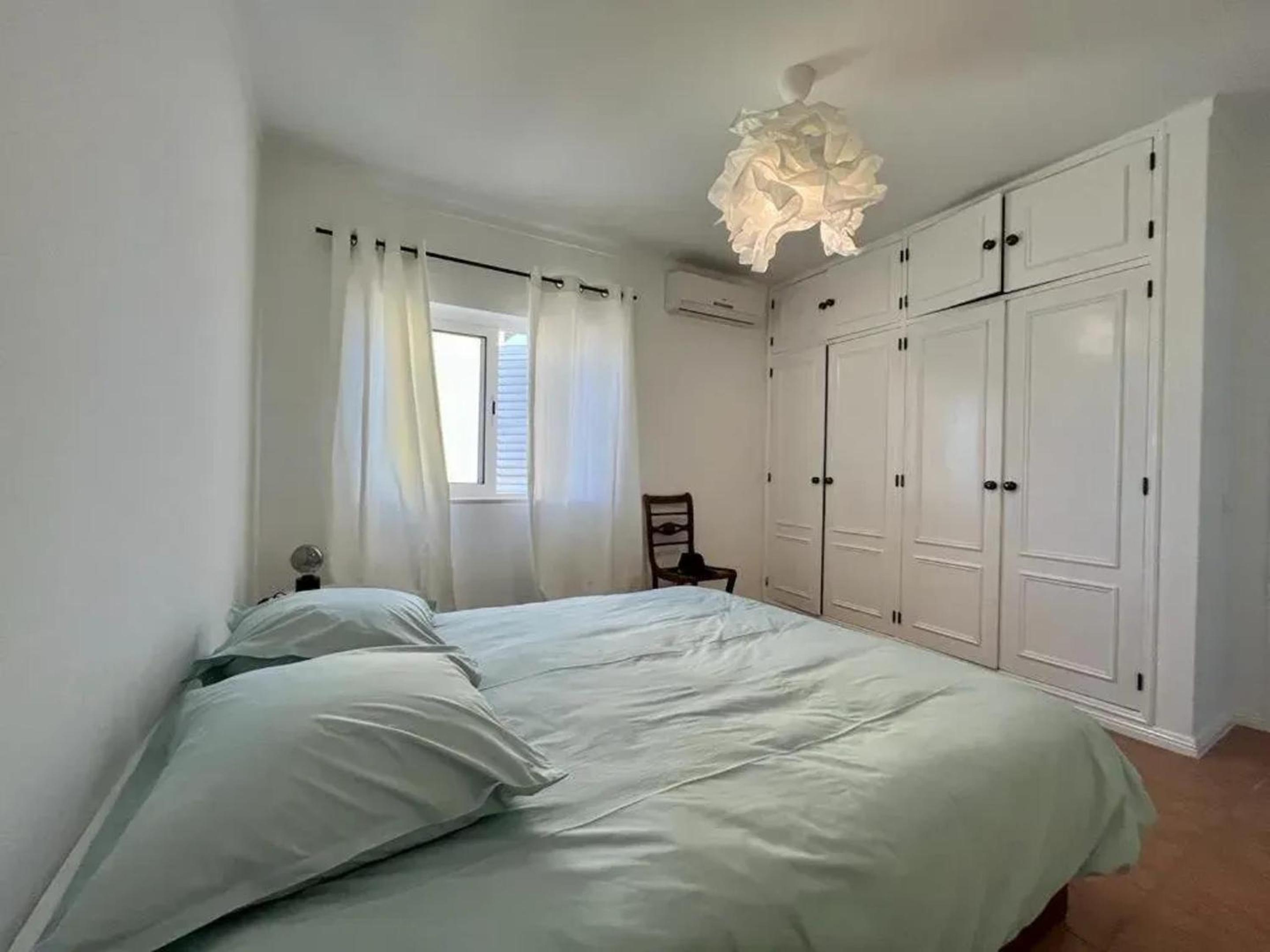 Five-Bedroom Villa photo 3