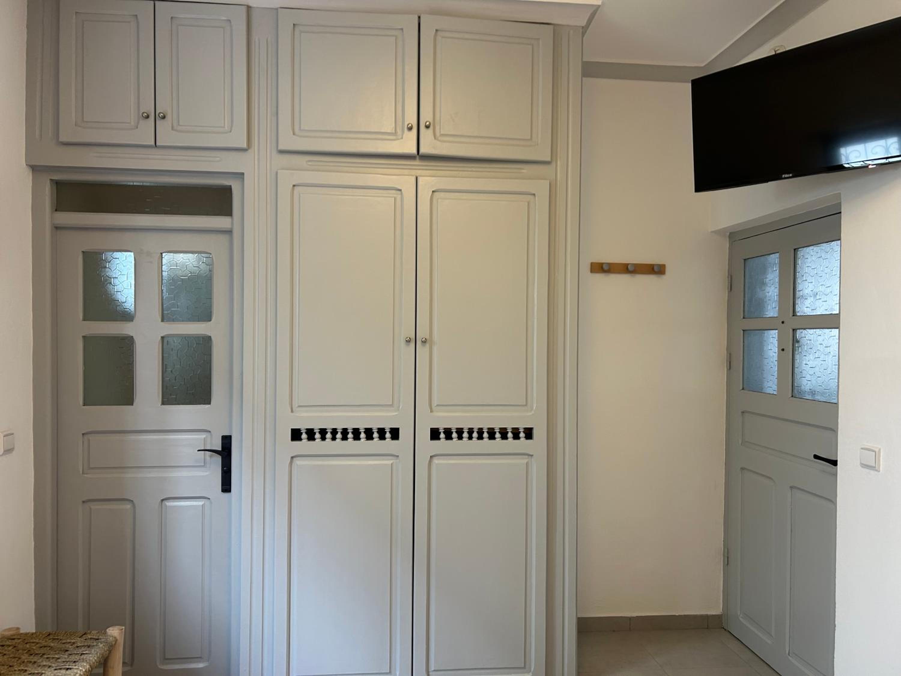 Twin Room - Photo 8