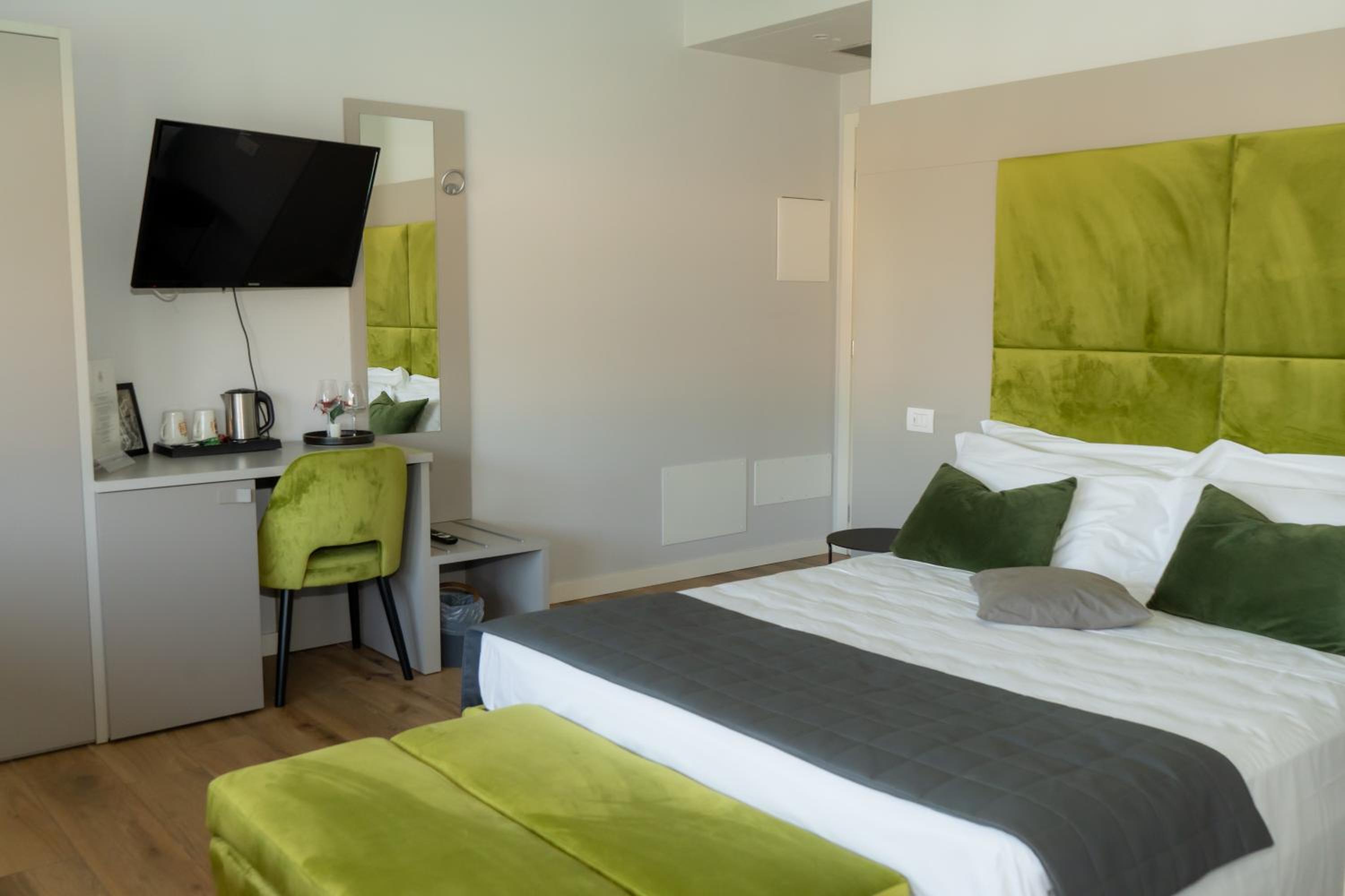 Double Room with Lake View photo 1