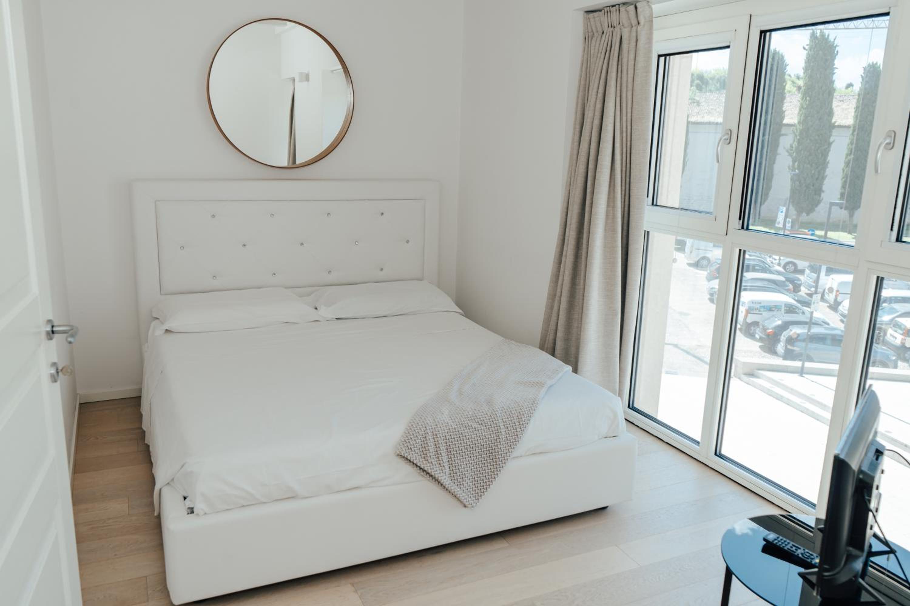 Apartment with Lake View photo 2