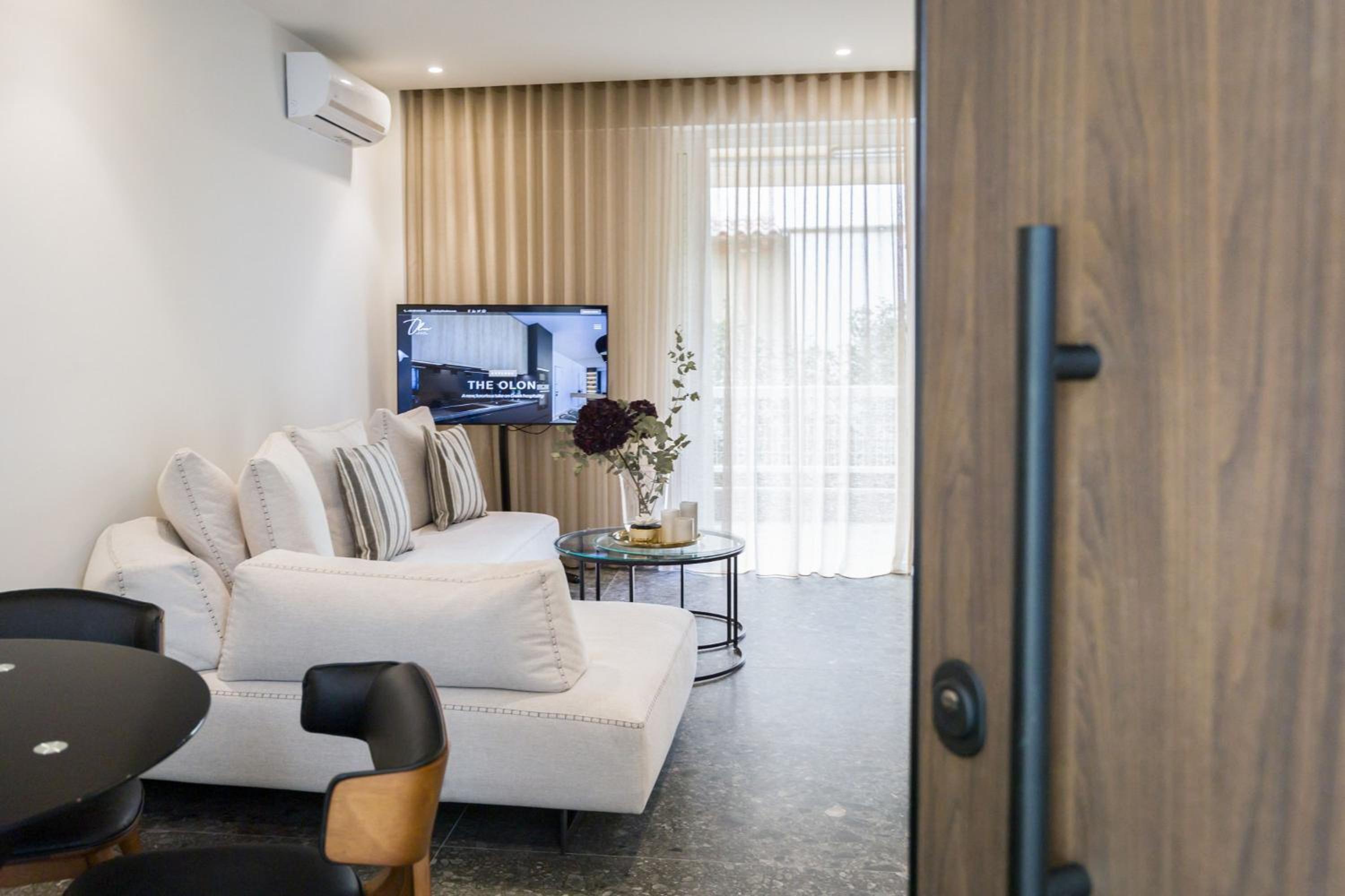 Deluxe Apartment