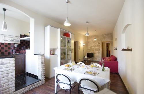 One-Bedroom Apartment - Via Principe Umberto 80
