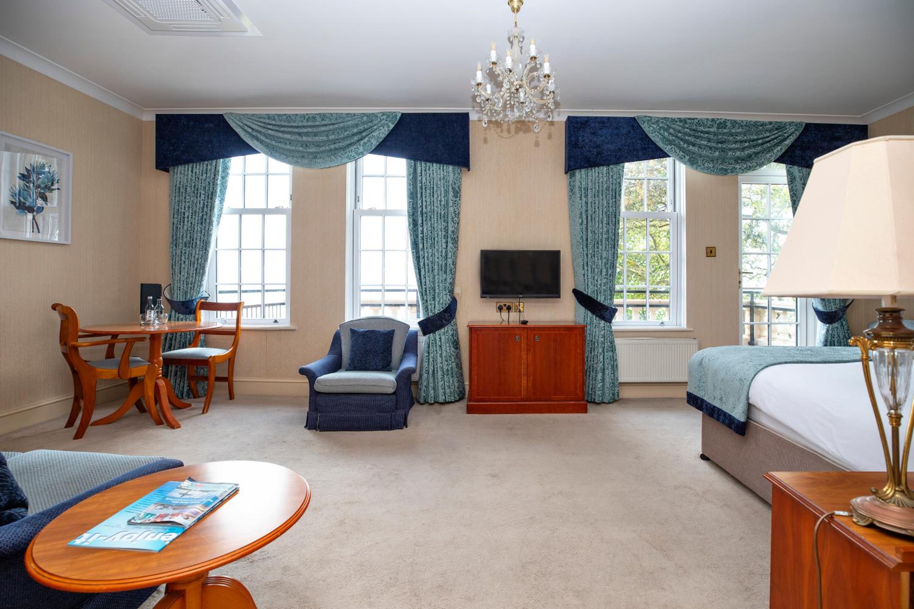 Junior Suite with Balcony photo 3