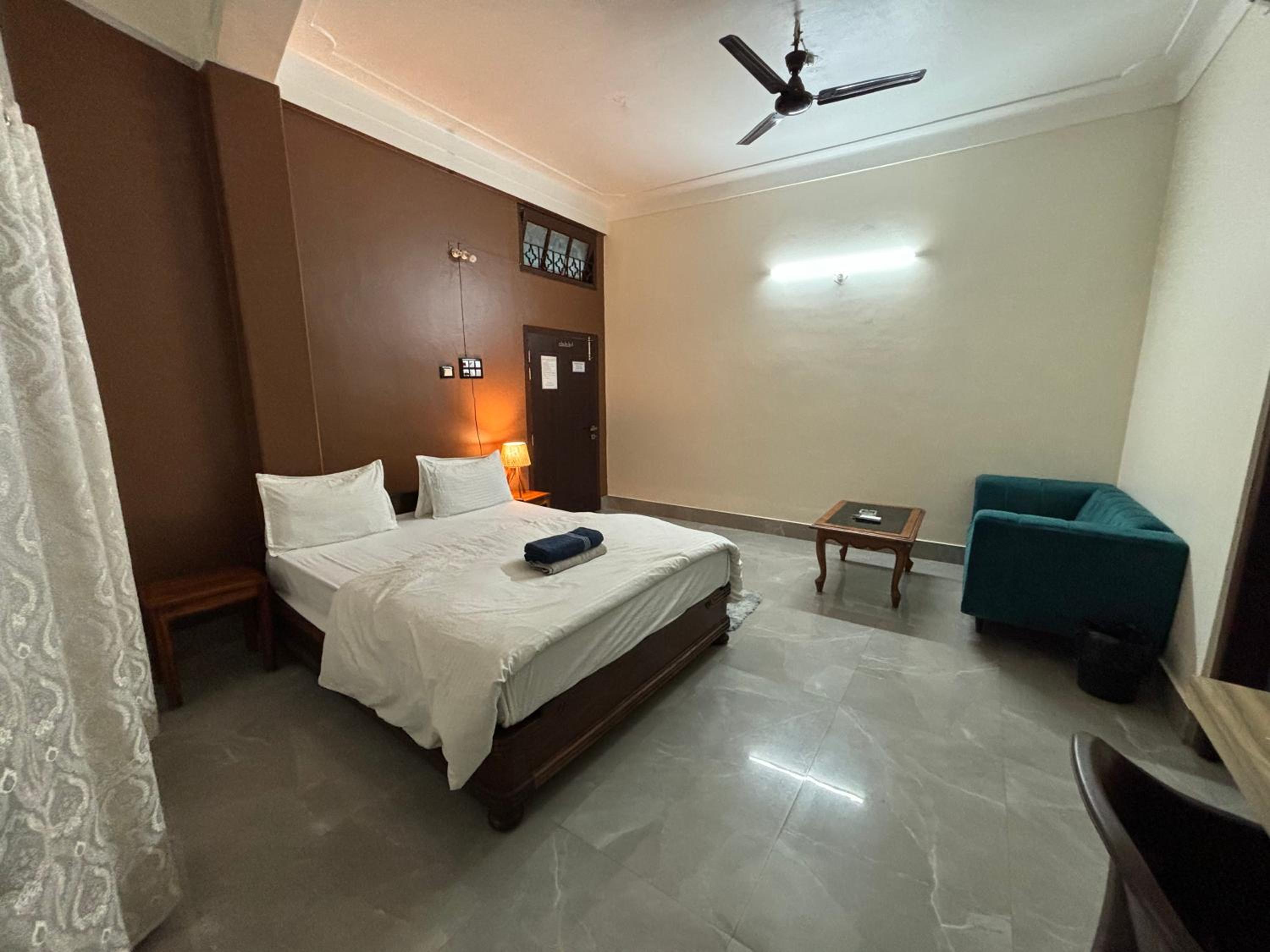 Superior King Room