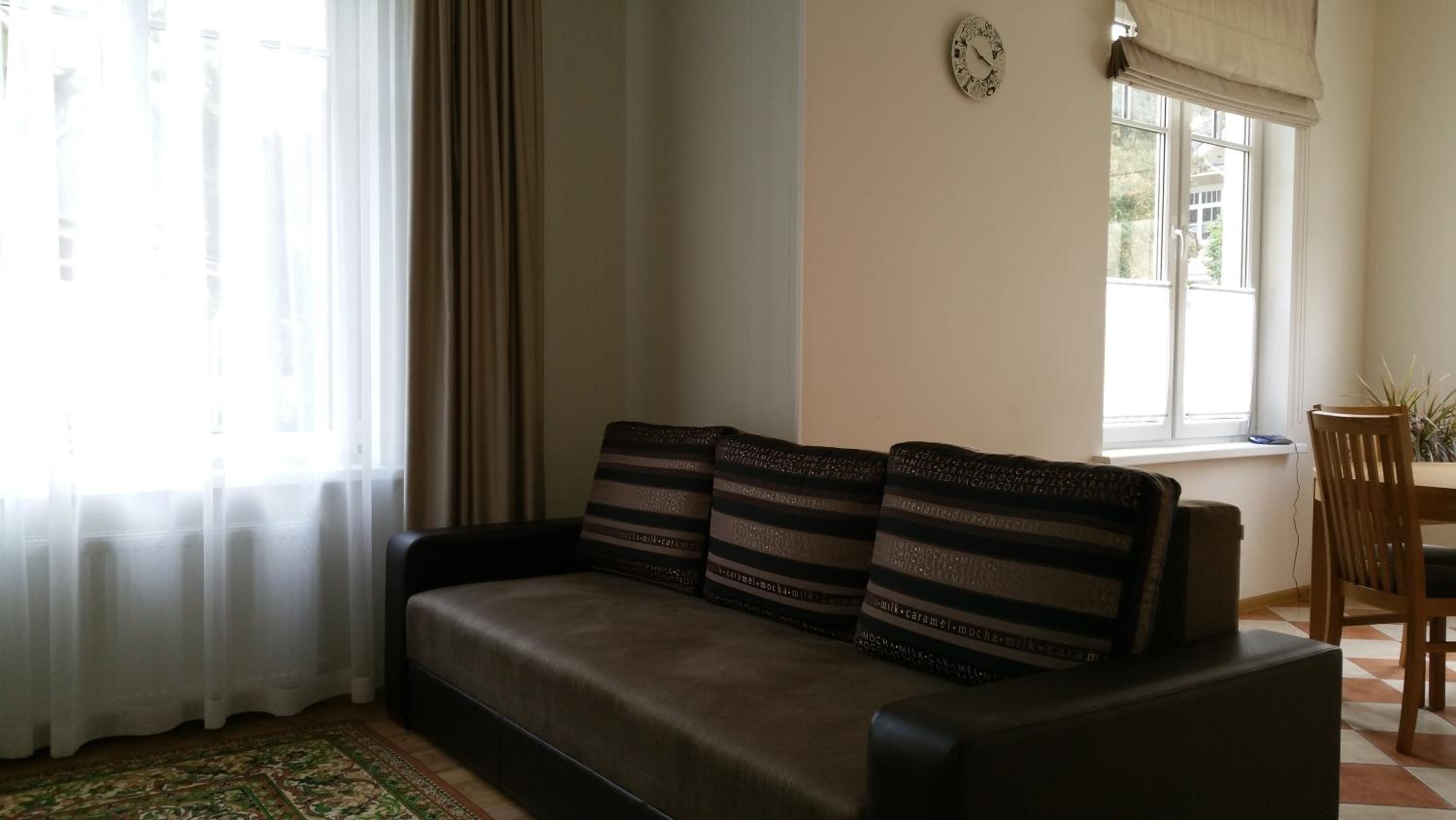 One-Bedroom Apartment - Photo 9