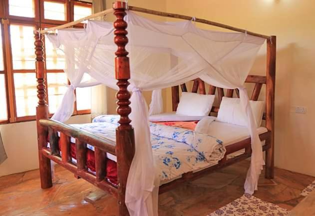Deluxe Double Room (2 Adults + 1 Child)