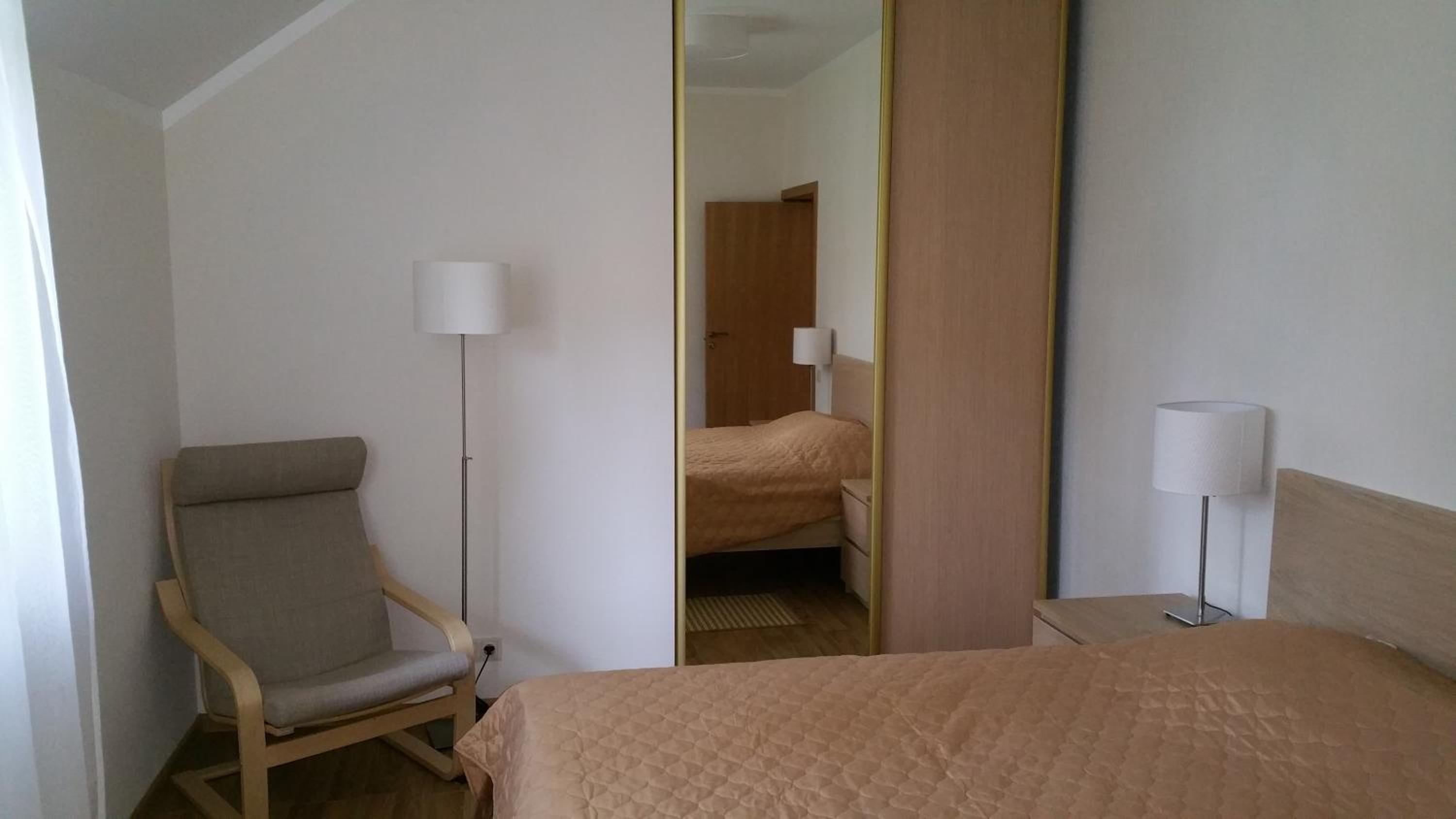 One-Bedroom Apartment - Photo 12