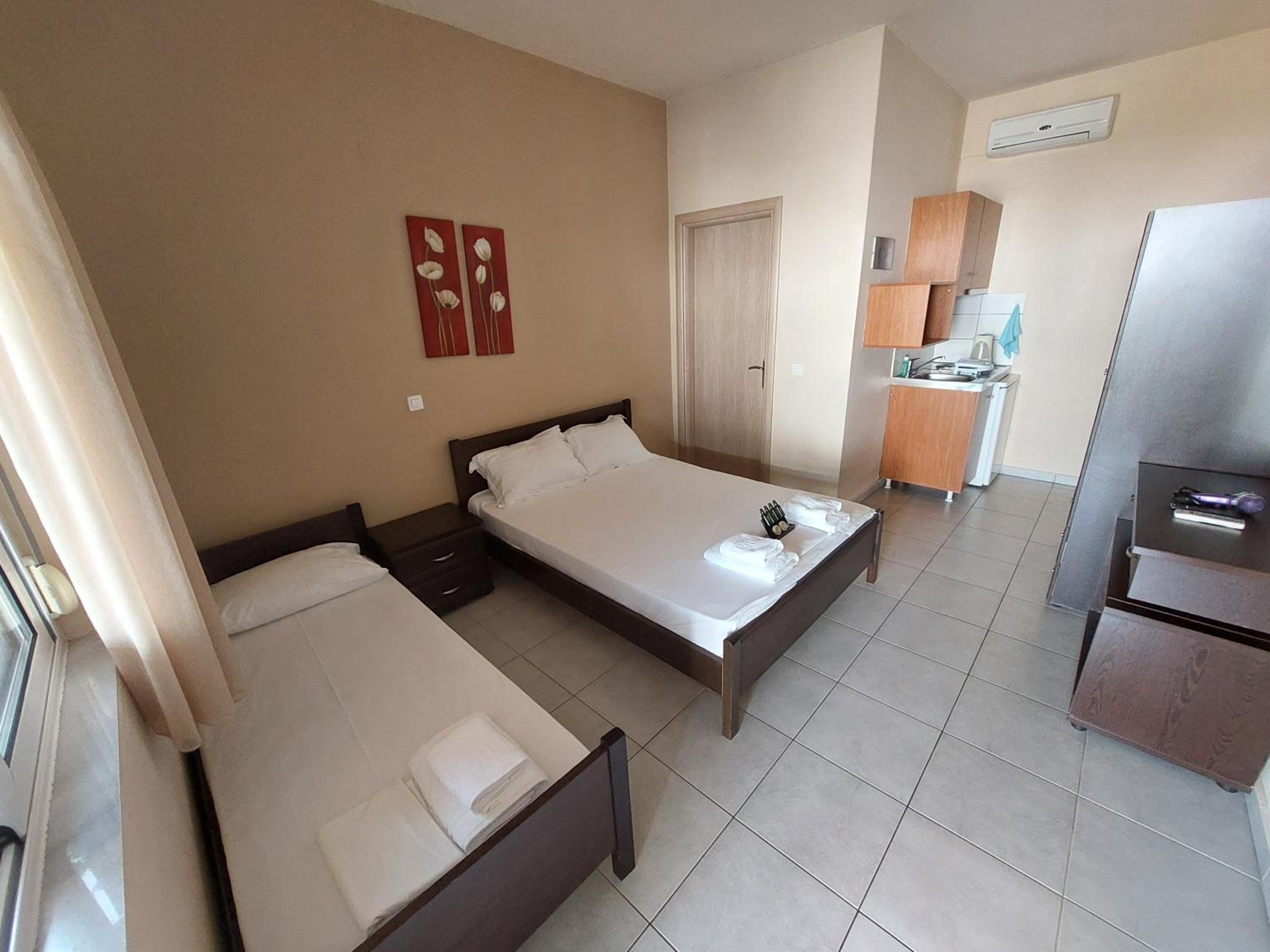 Triple Room with Private Bathroom photo 1