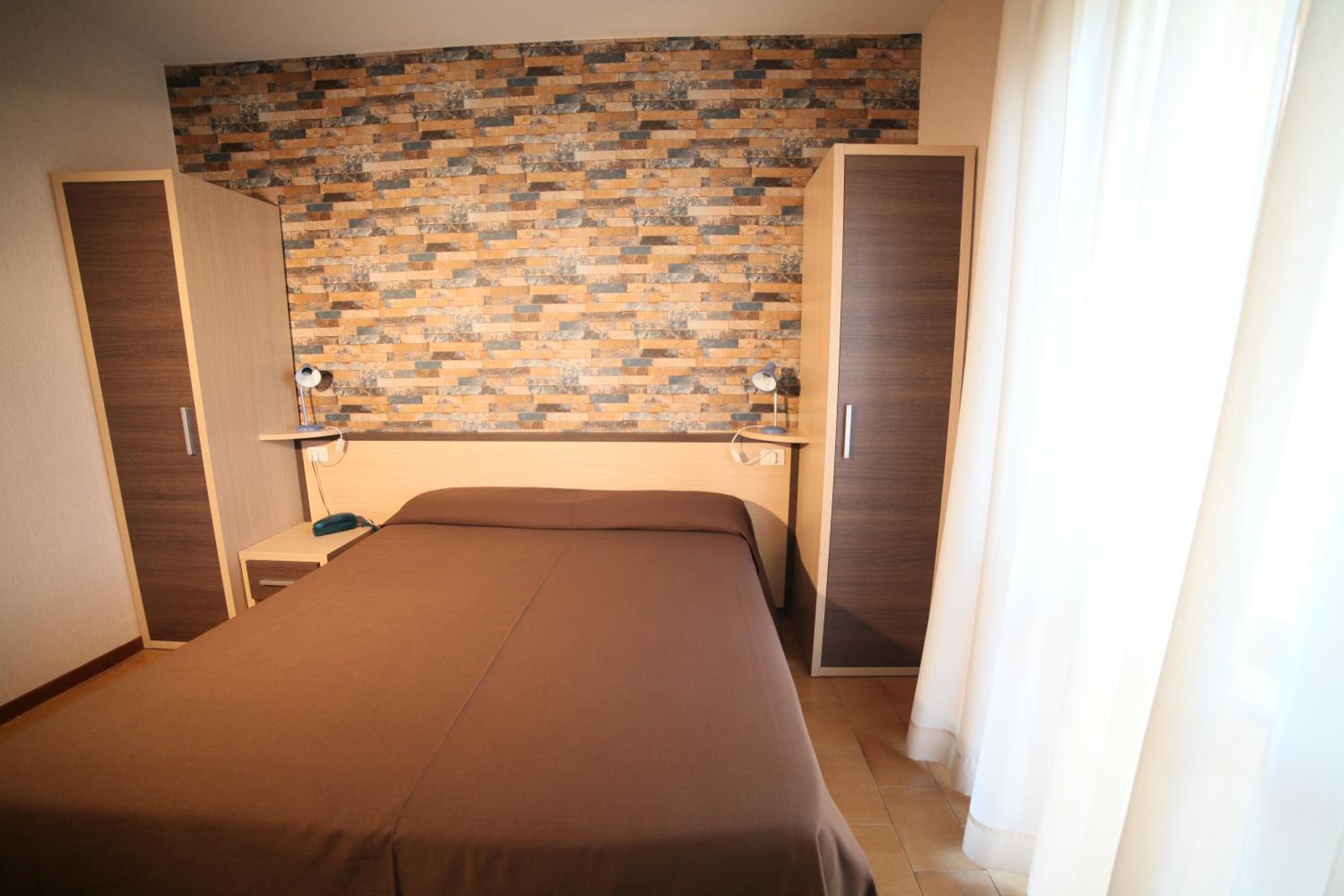 Double or Twin Room with Terrace and Sea View photo 3