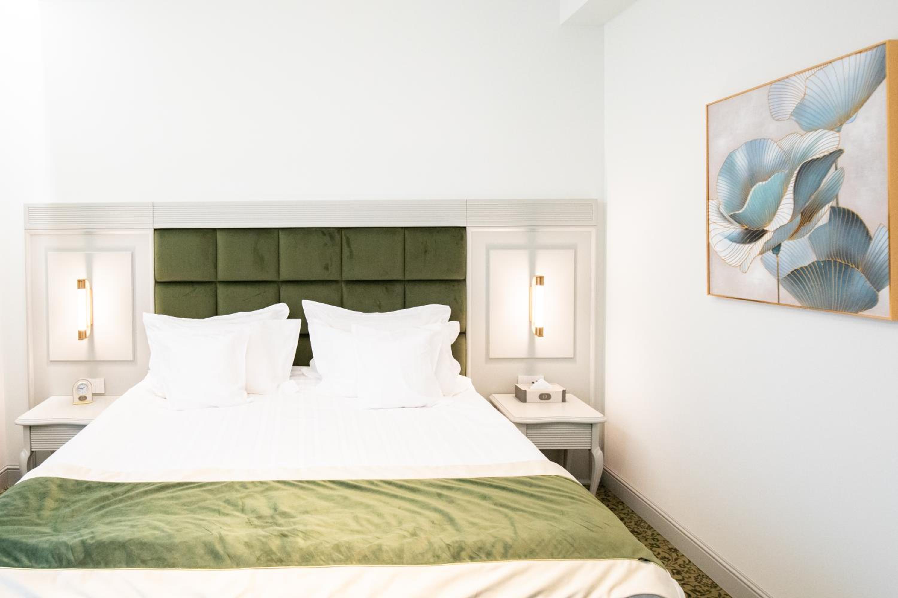 Deluxe One-Bedroom Apartment With Spa Access