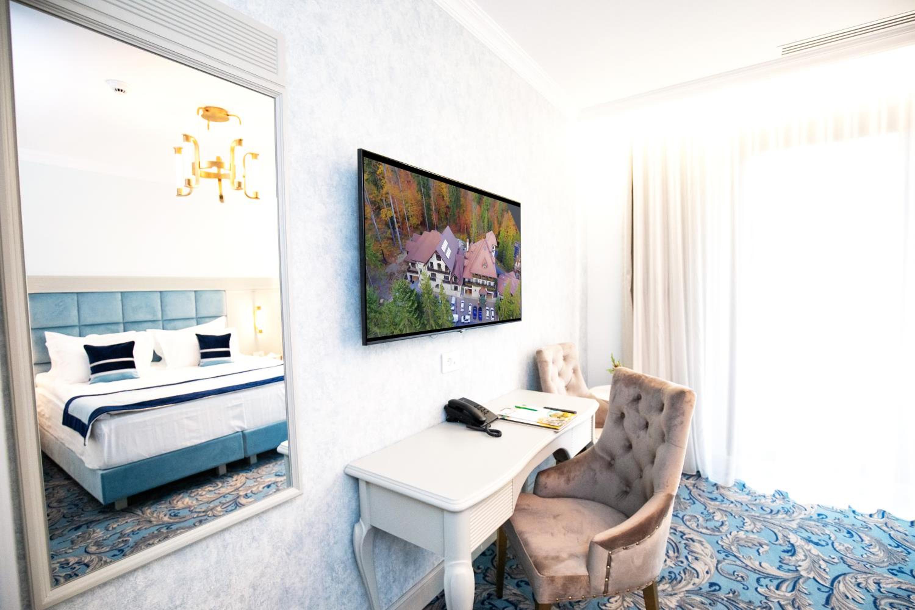 Deluxe King Room With Spa Access