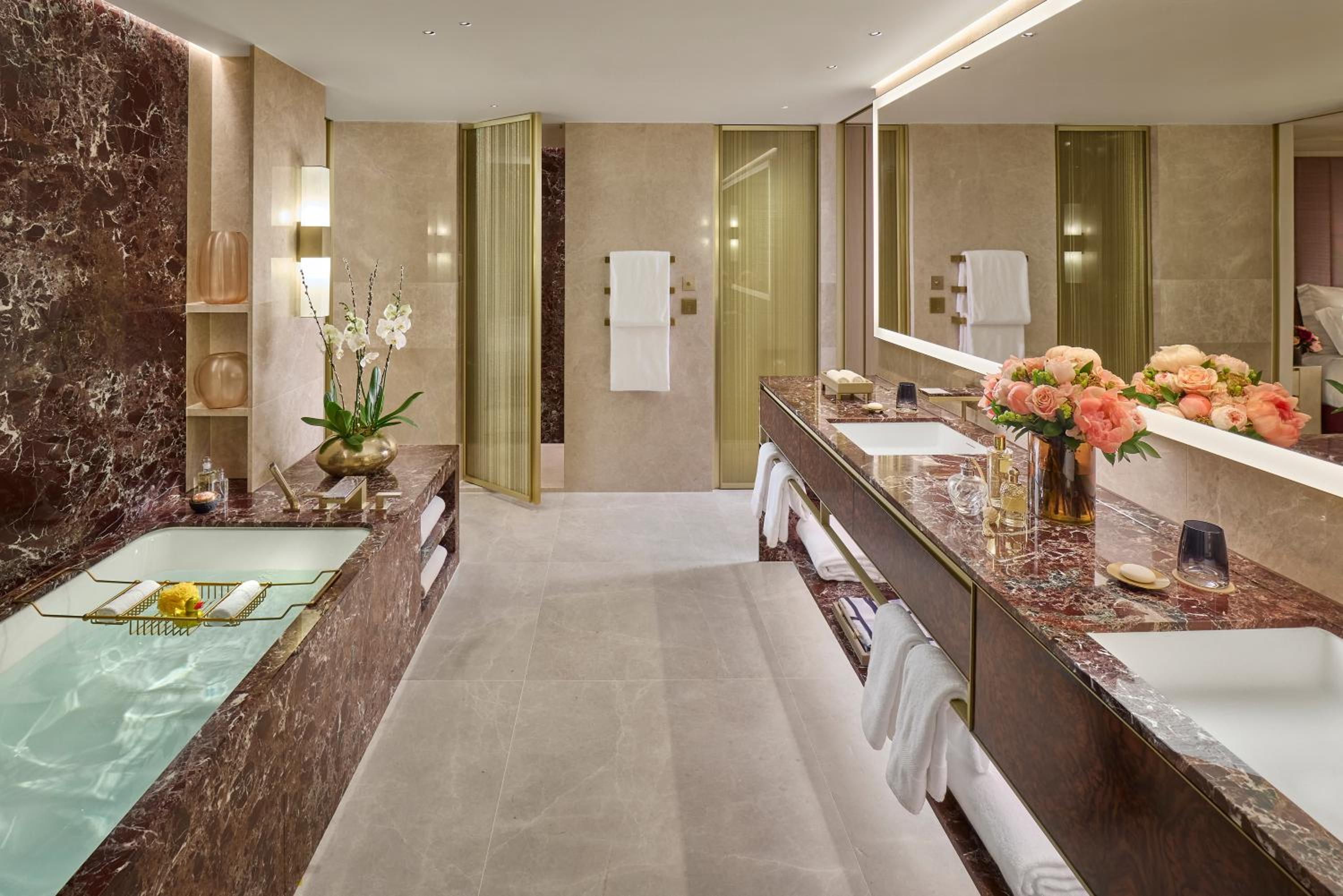 Mayfair Suite King photo 2