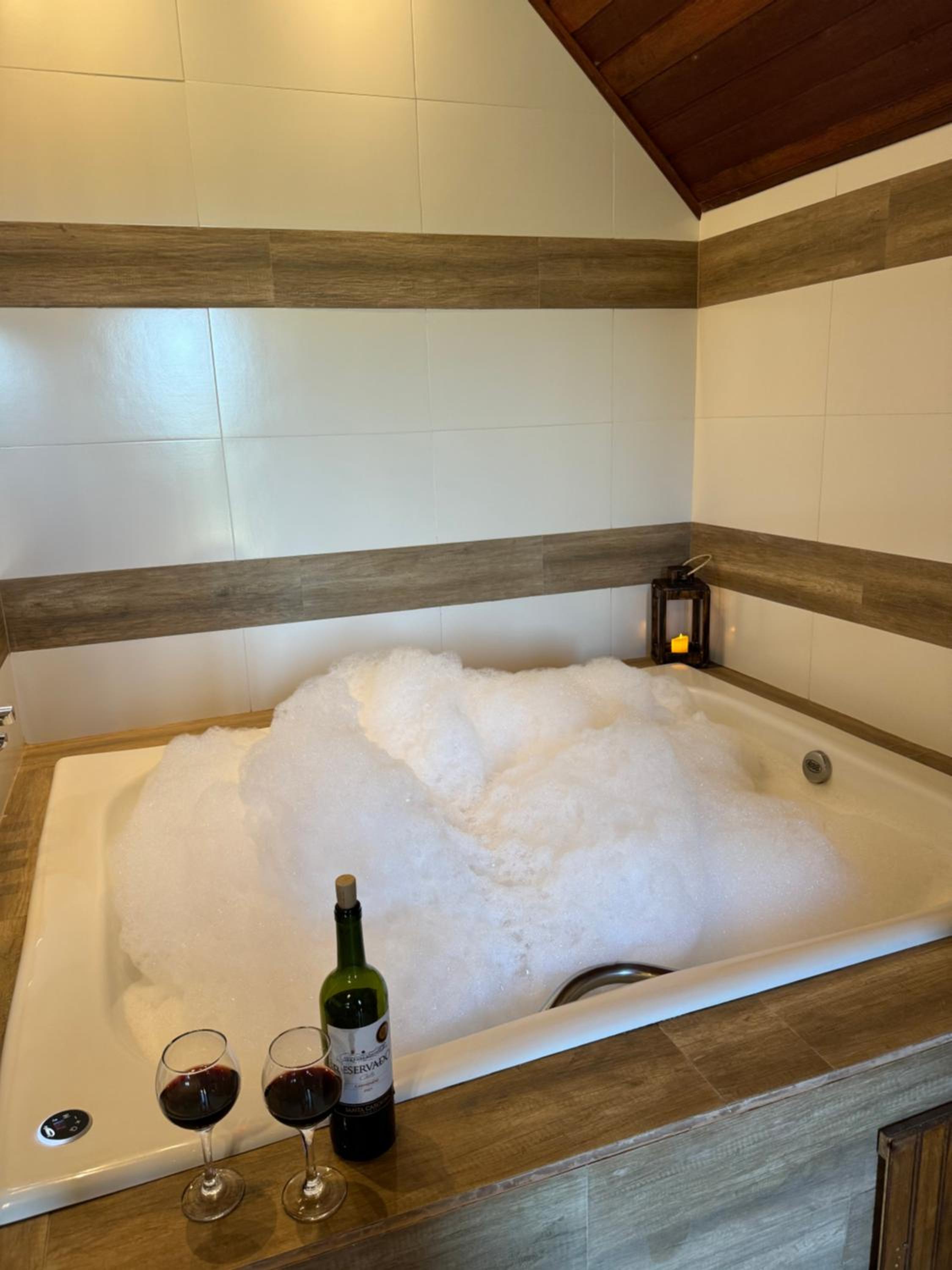 Deluxe Suite with Spa Bath photo 2