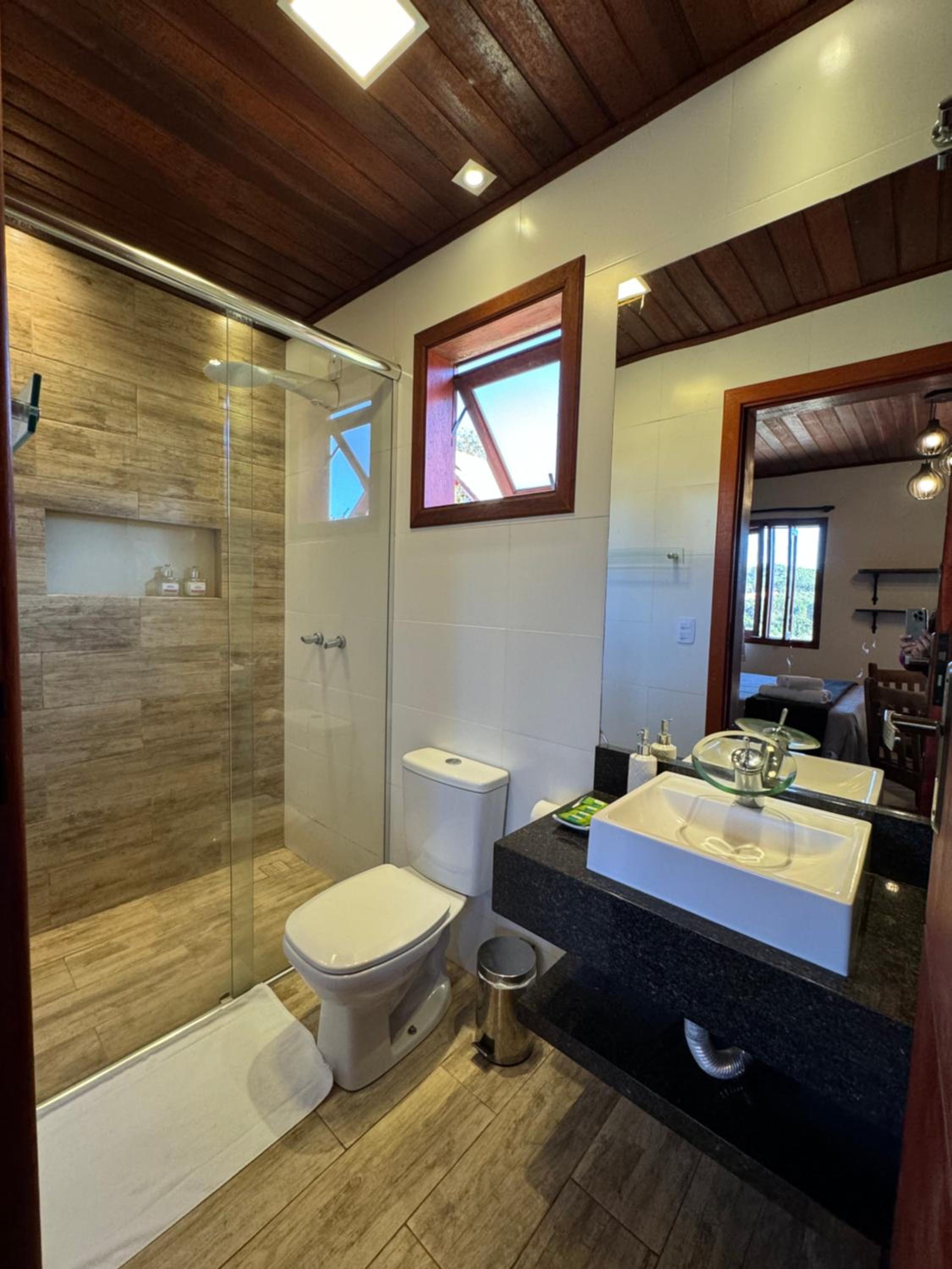 Deluxe Suite with Spa Bath photo 3