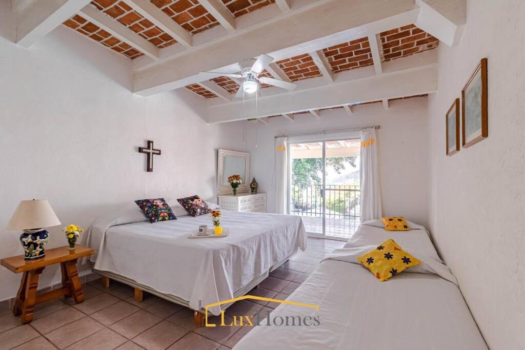 Villa photo 1