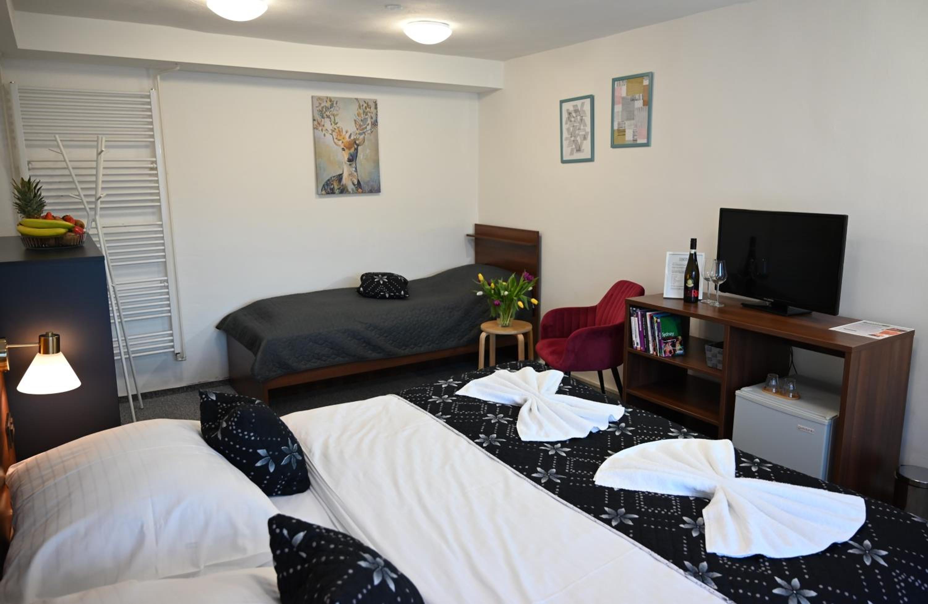 Triple Room with Bath - Ground Floor  - Photo 7
