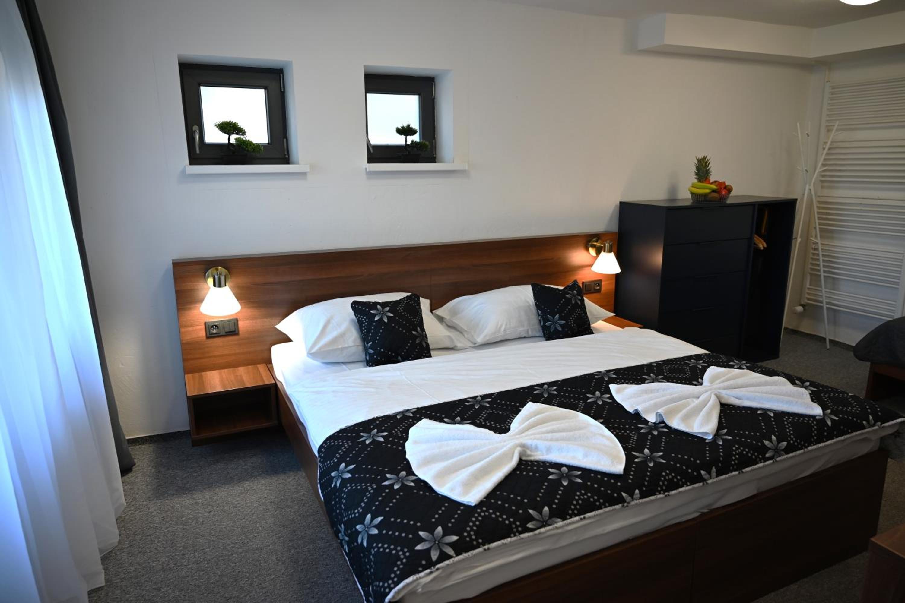 Triple Room with Bath - Ground Floor  - Photo 6