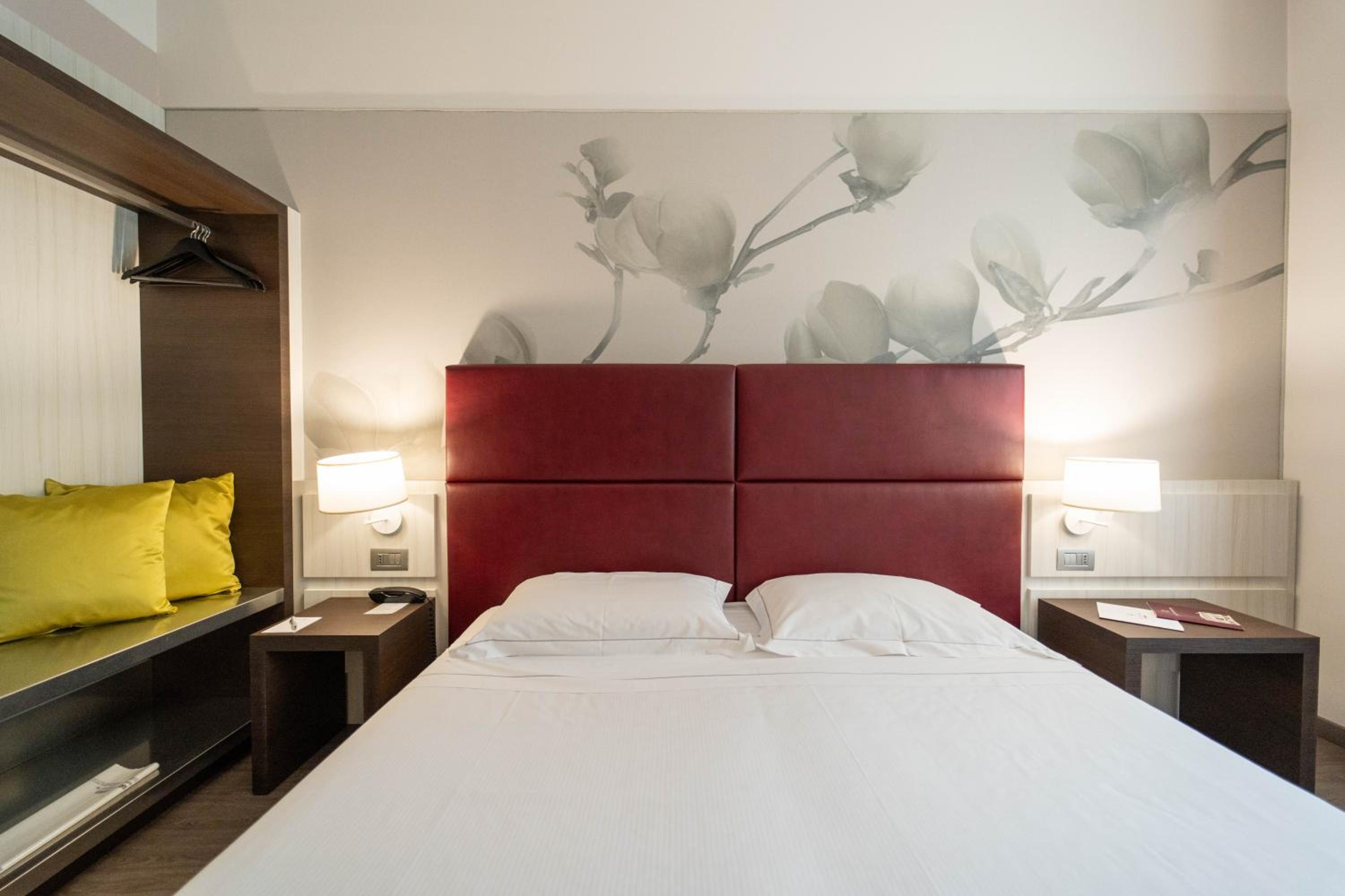 Double or Twin Room - Photo 2