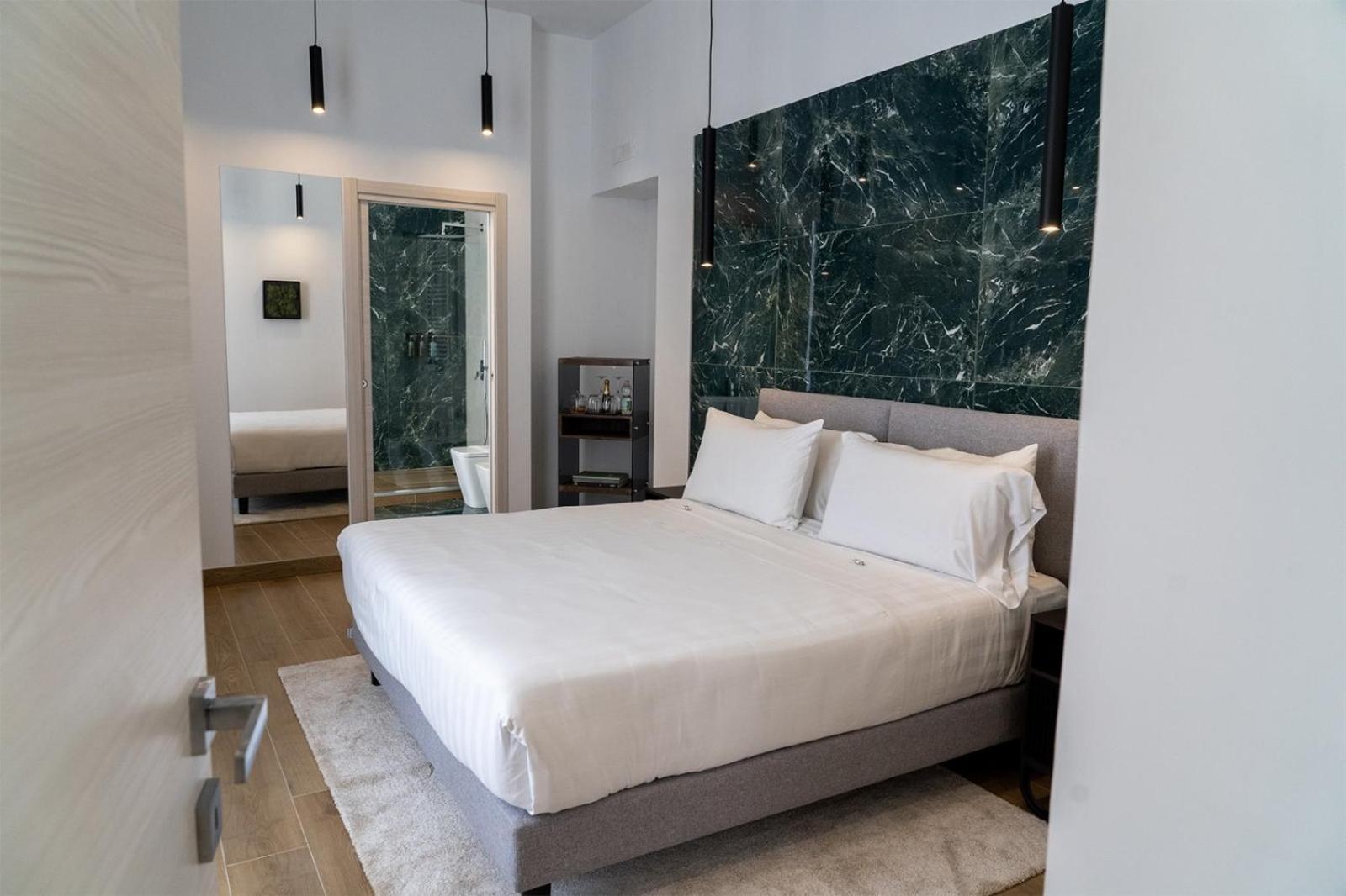 King Suite with Spa Bath photo 1