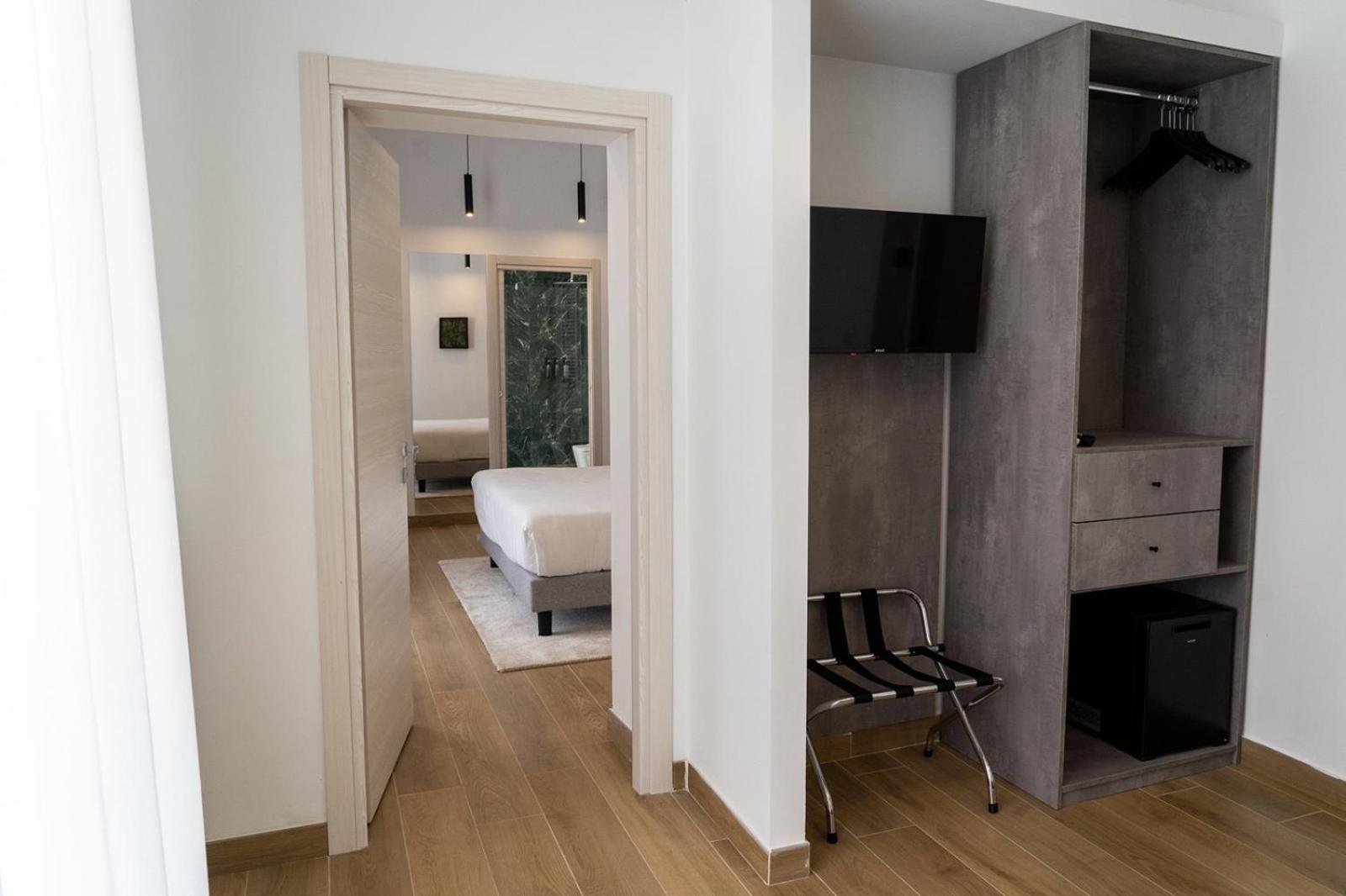 King Suite with Spa Bath photo 3