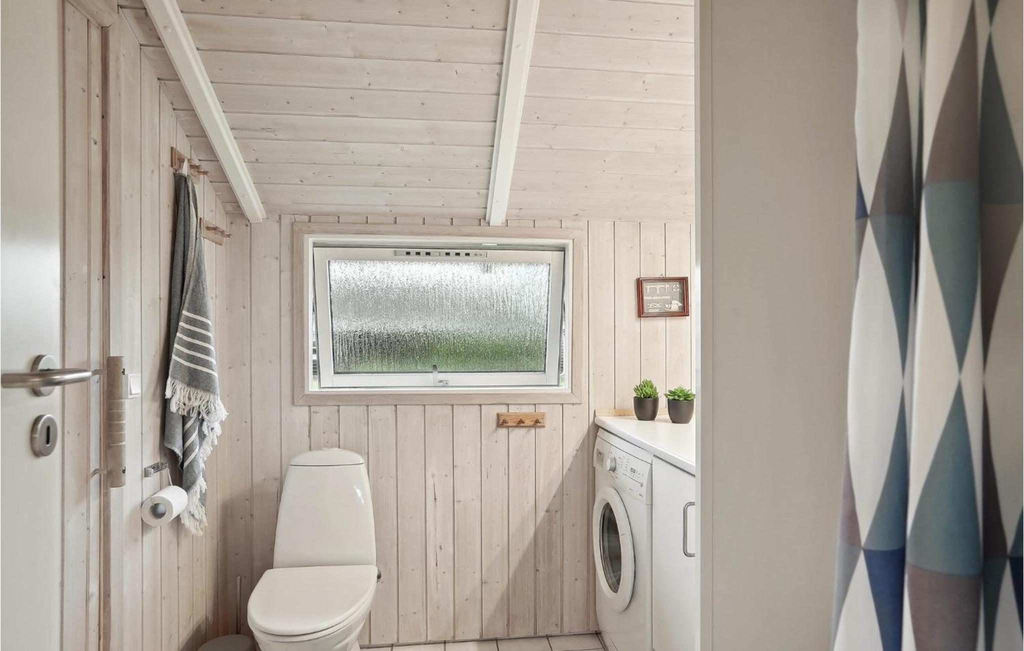 Three-Bedroom Vacation Home  photo 2
