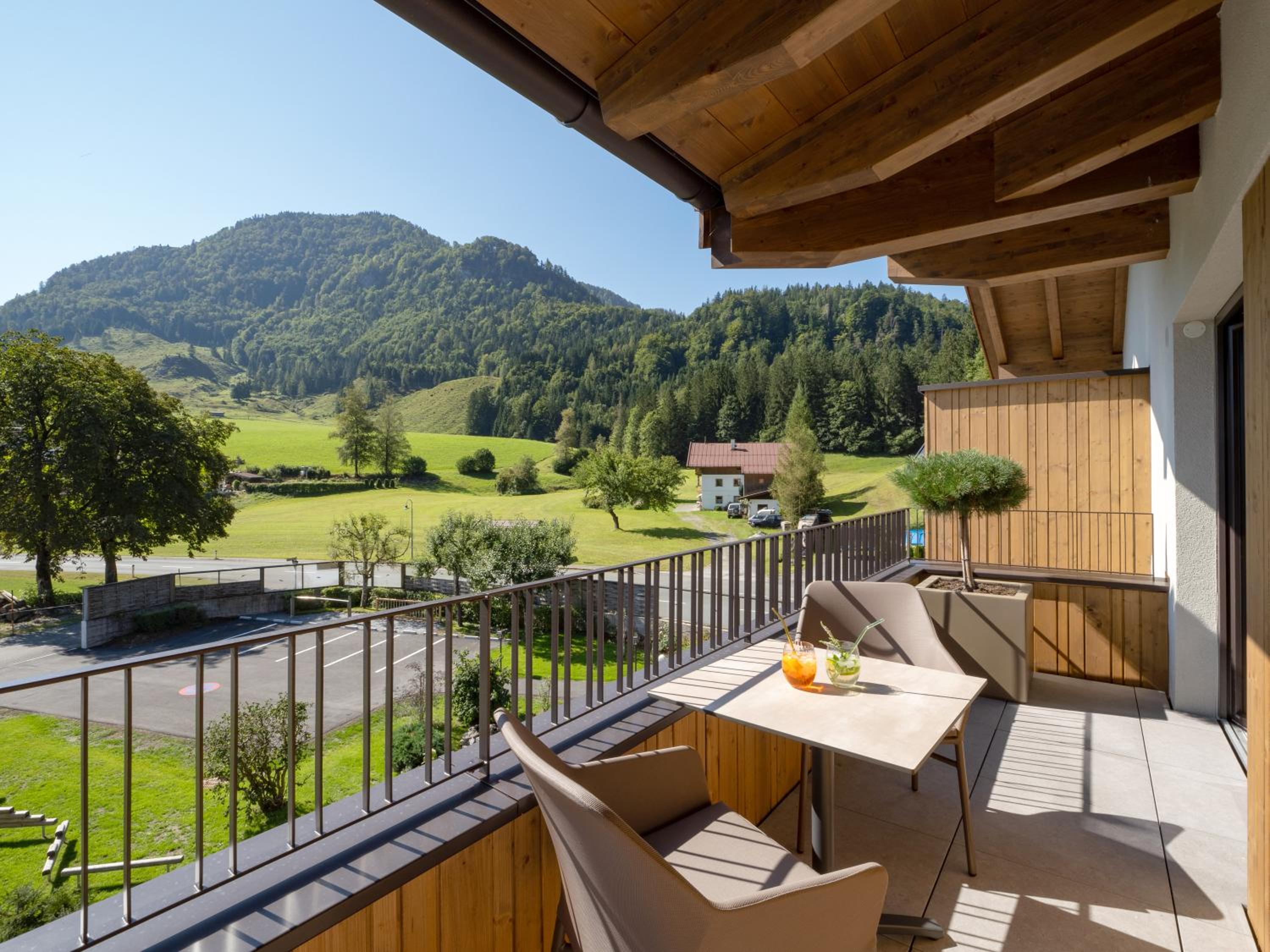 One-Bedroom Apartment with Balcony photo 3