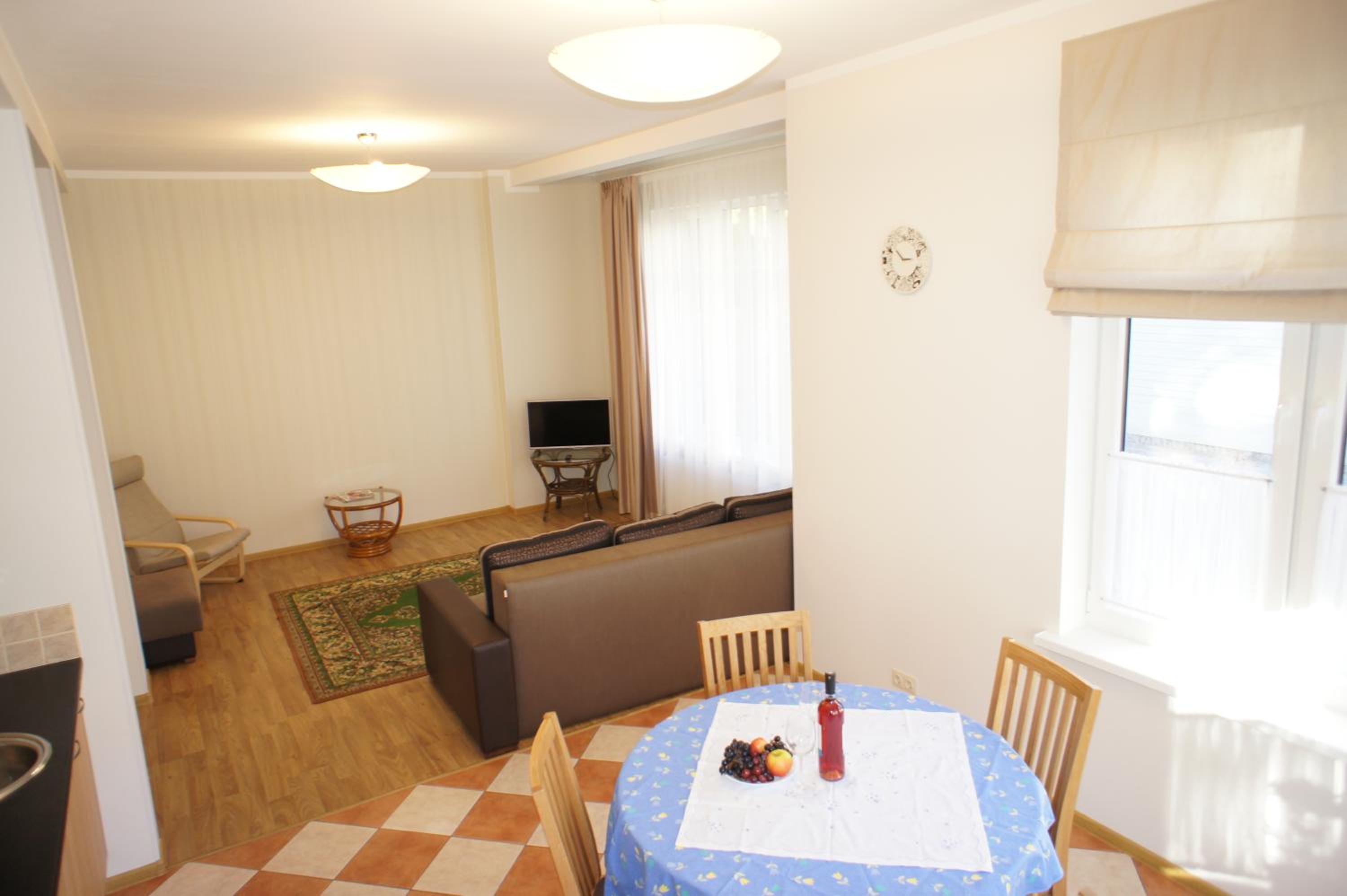 One-Bedroom Apartment - Photo 7