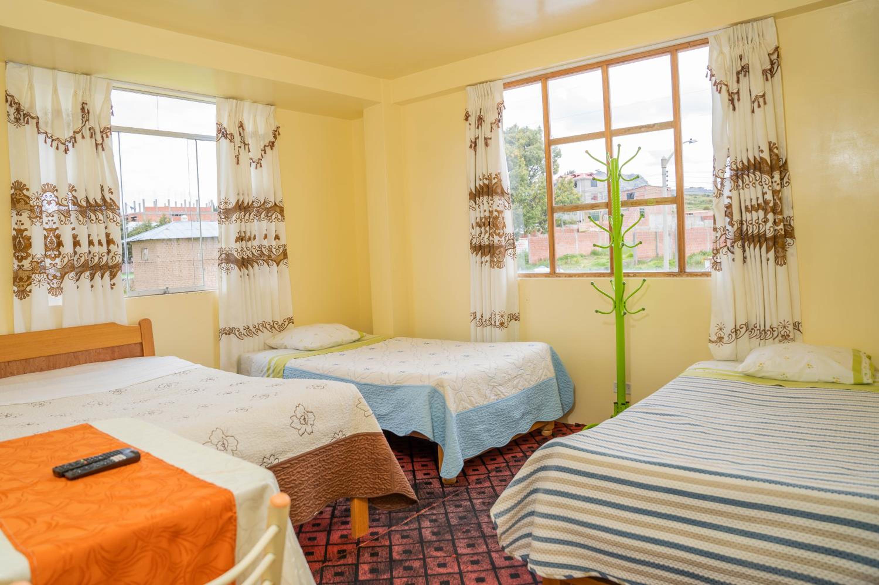 Quadruple Room with Private Bathroom photo 3