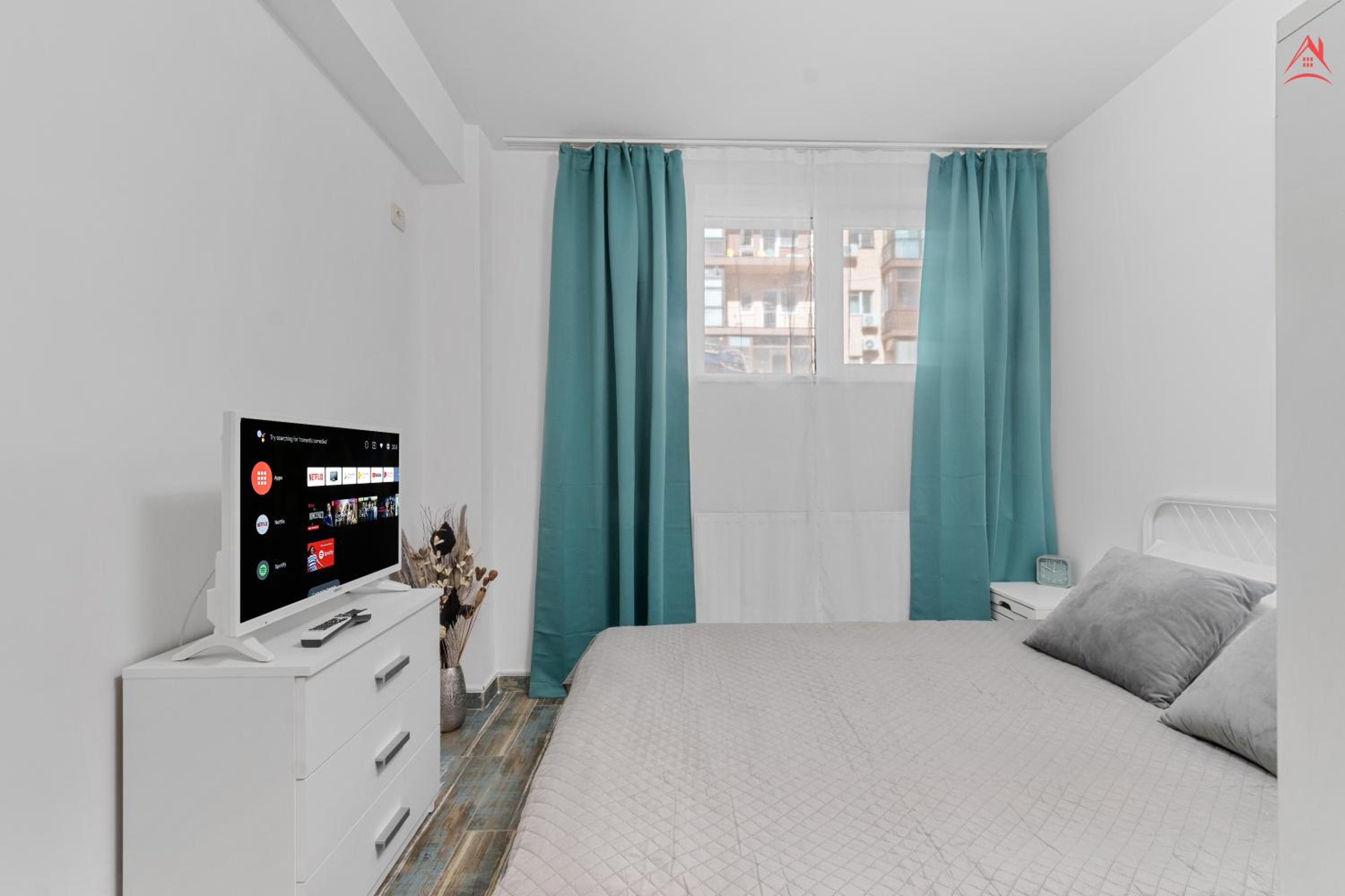 One-Bedroom Apartment photo 1