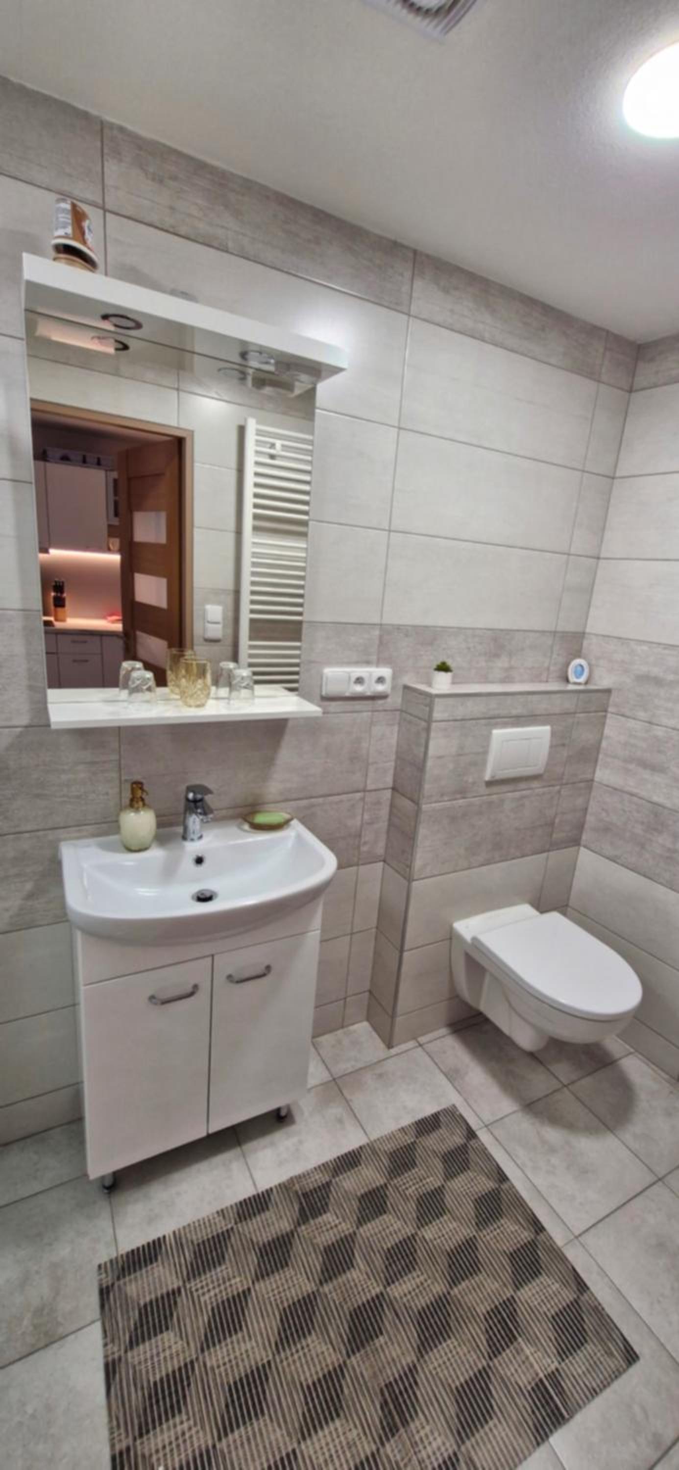 One-Bedroom Apartment - Photo 5