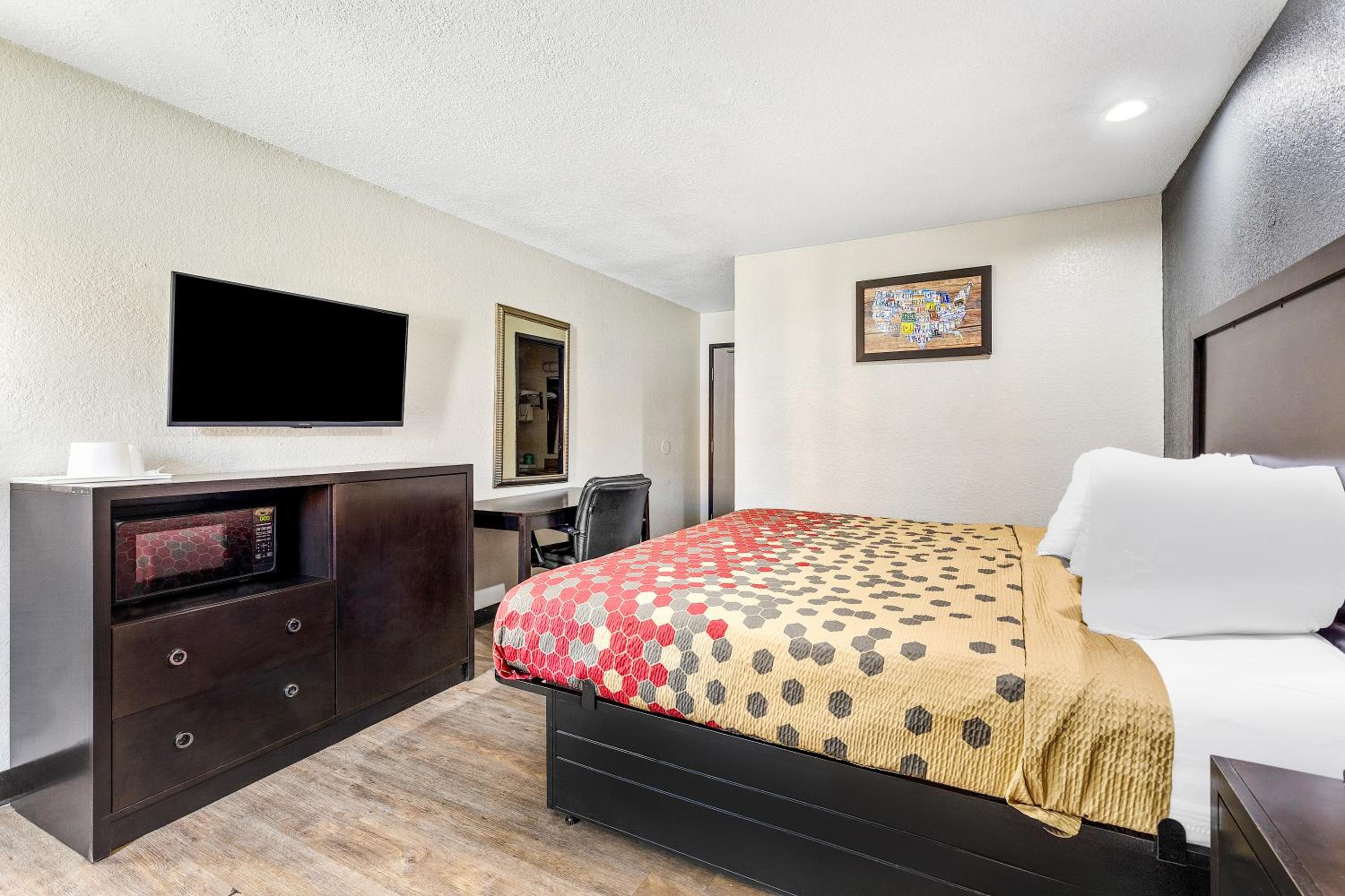 Queen Room - Accessible/Nonsmoking - Photo 3