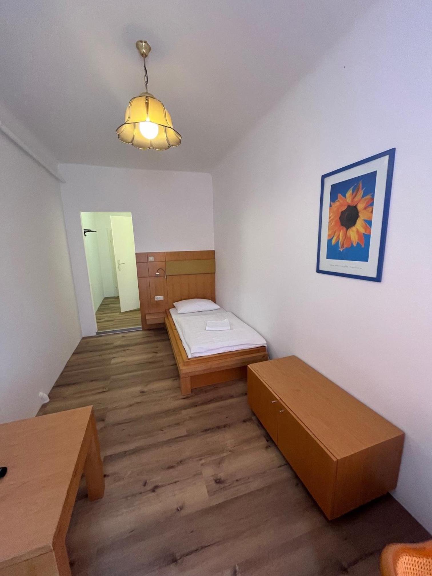 Single Room photo 3