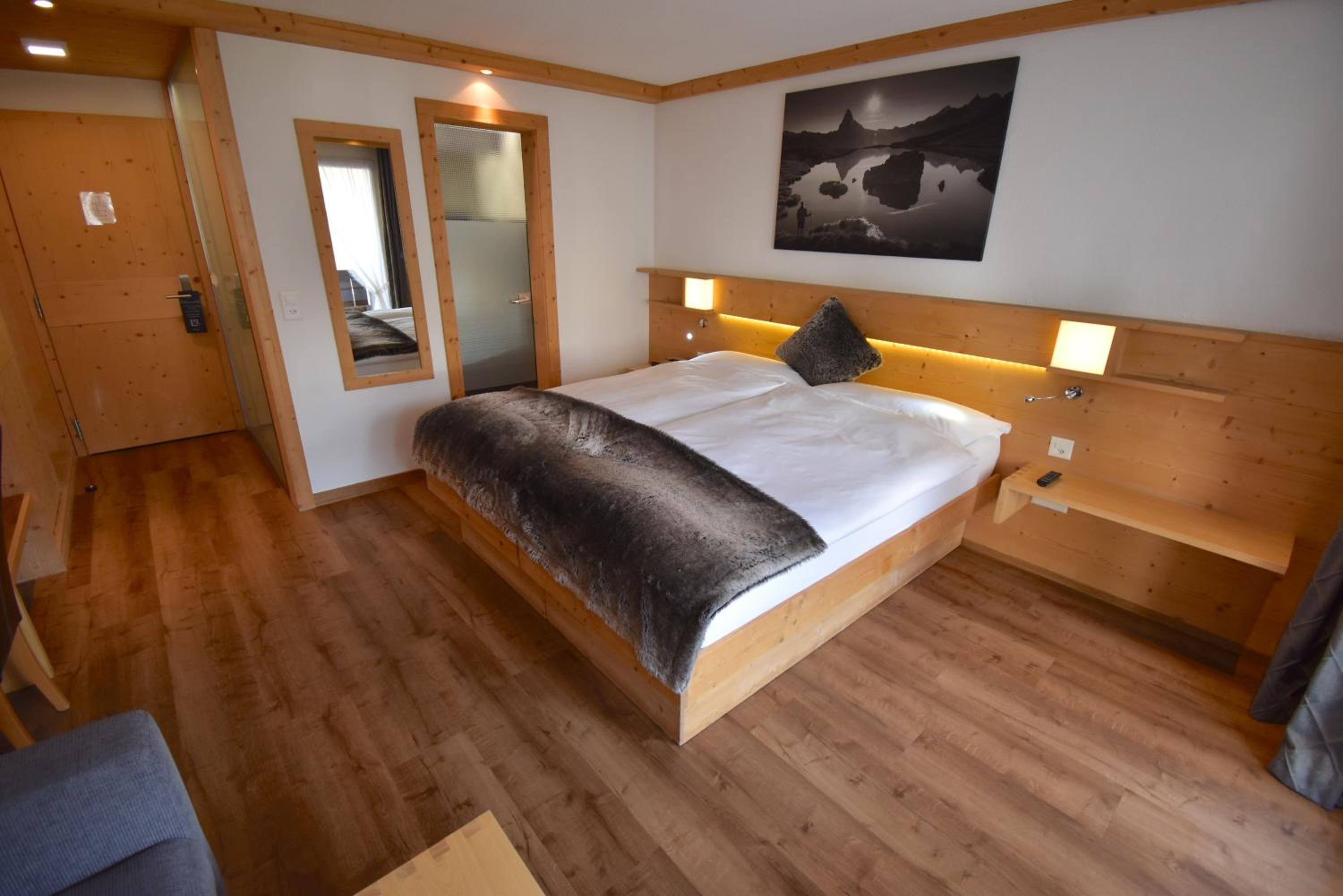 Twin Room with Balcony - Photo 9