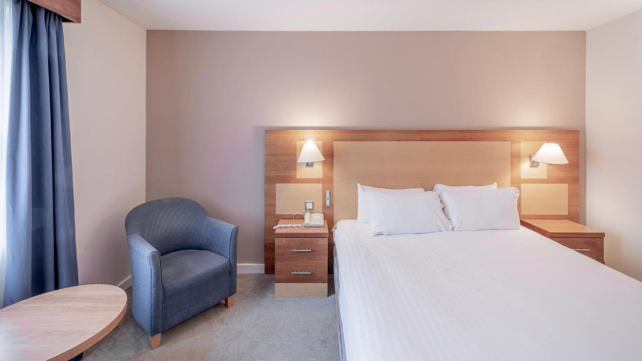 Standard King Room - Photo 3