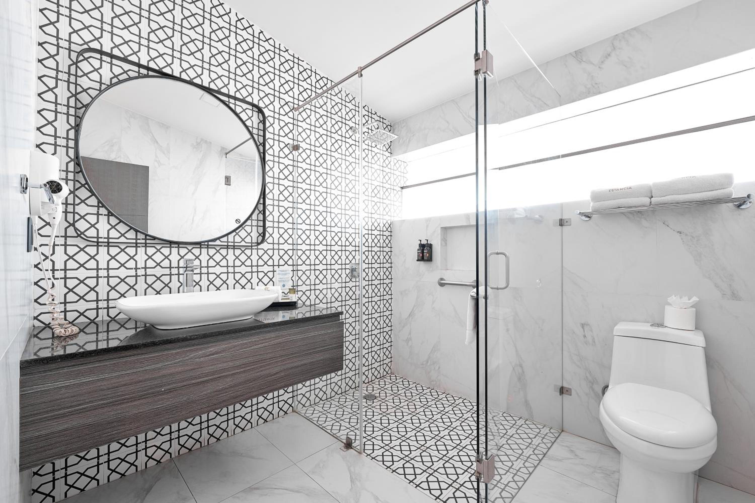 Deluxe Junior Suite photo 2