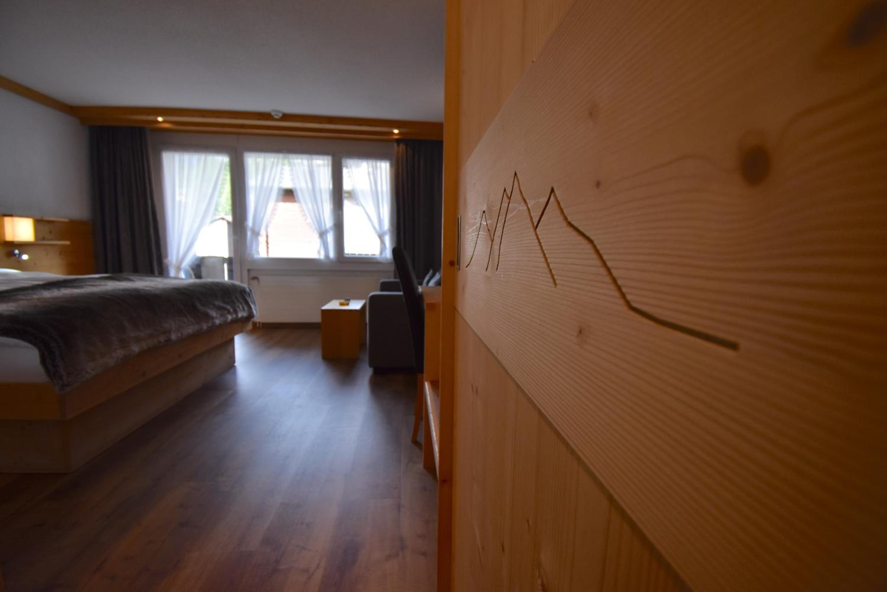 Twin Room with Balcony - Photo 10